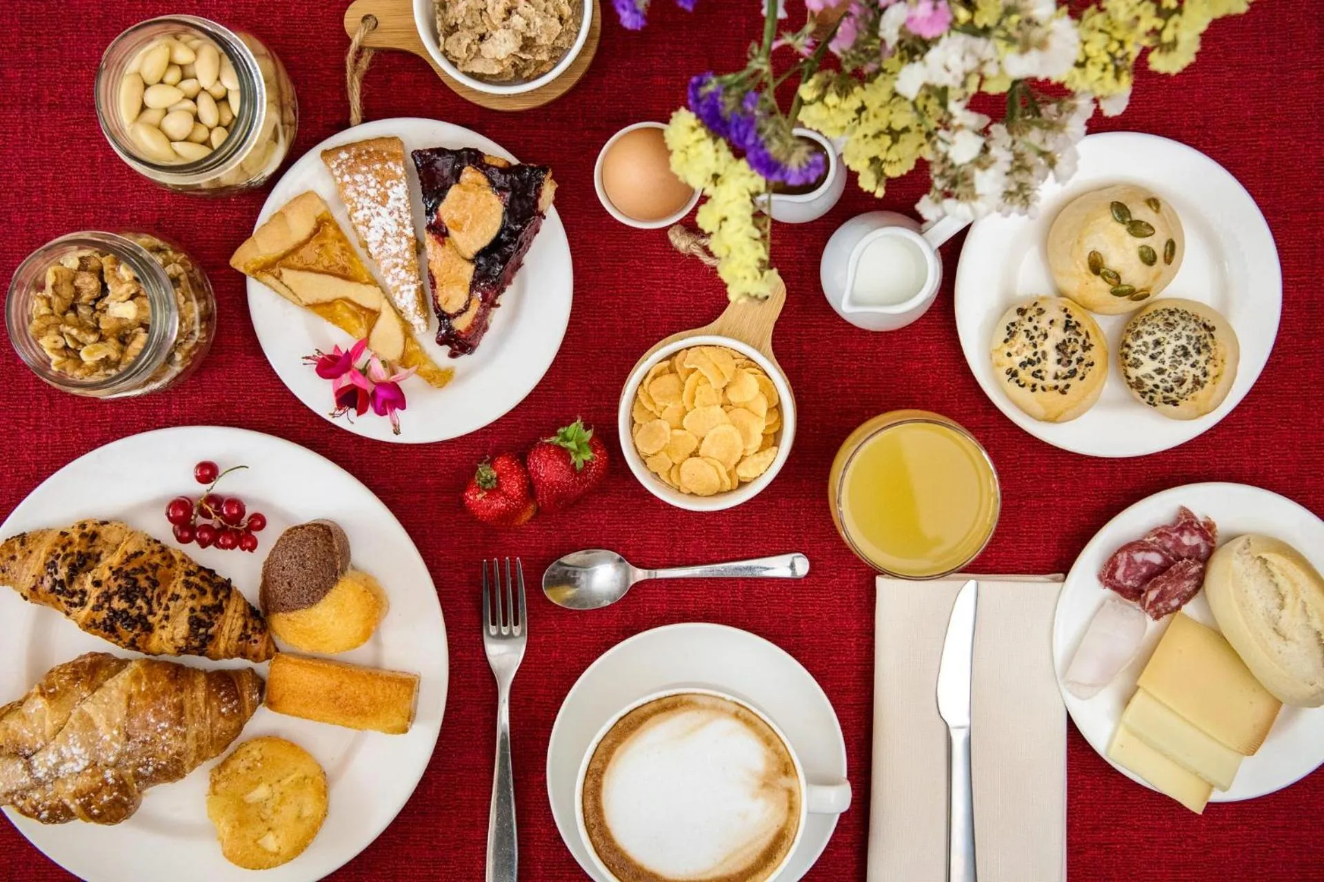 Food and drinks in Bijou Hotel