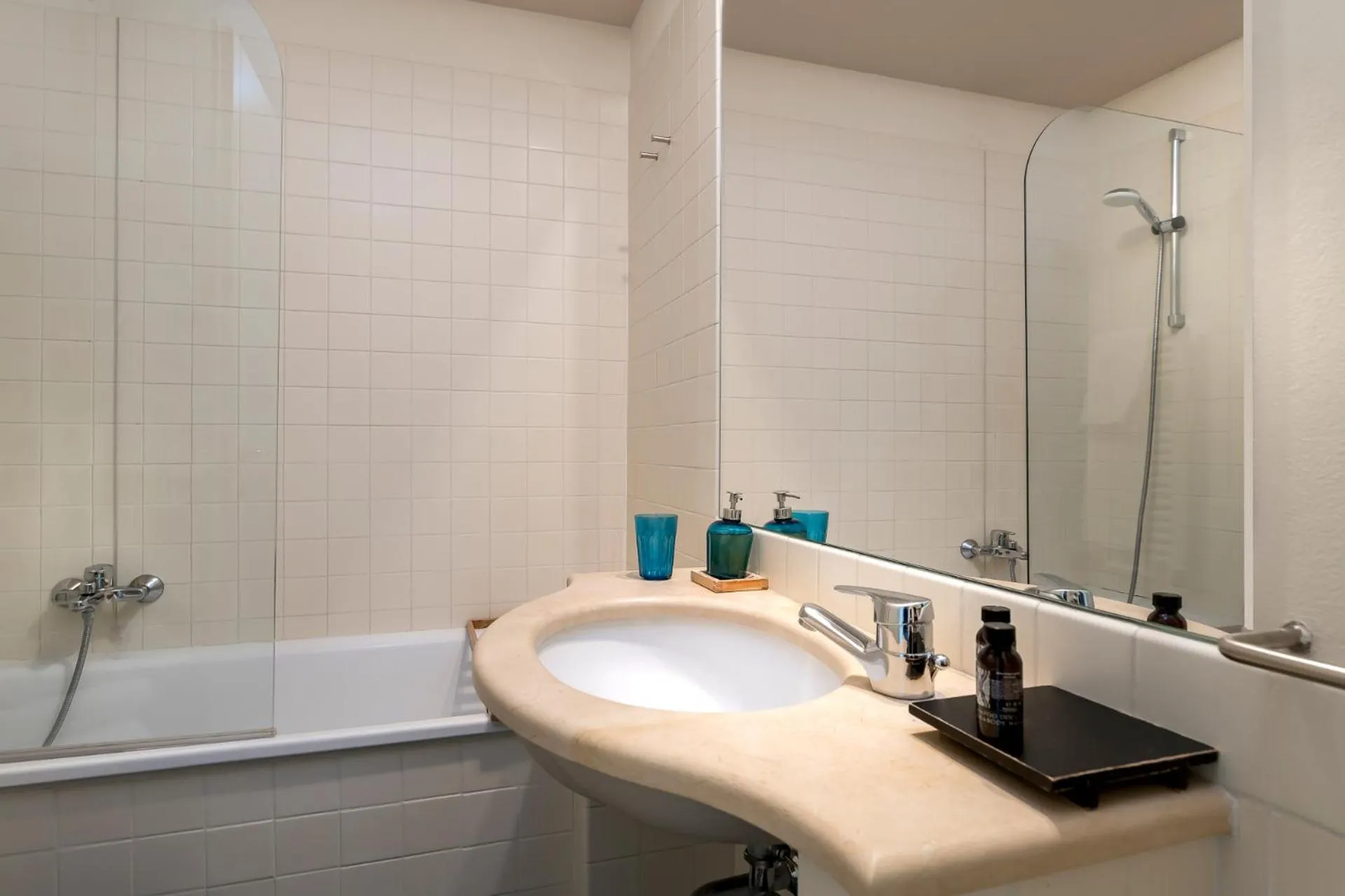 Bathroom in Bijou Hotel