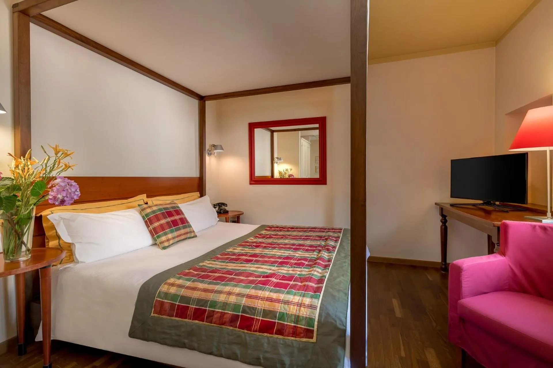 Bedroom, Bed in Bijou Hotel