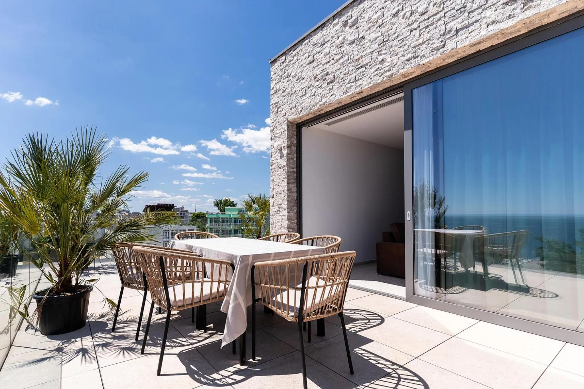 Balcony/Terrace in Amaris ApartHotel la 2 Pași de Plajă & Parcare Gratuită