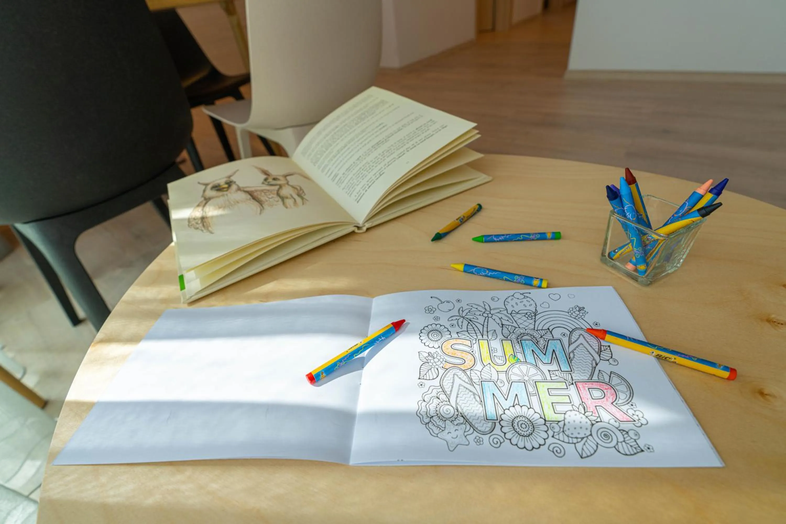 Text overlay in Amaris ApartHotel la 2 Pași de Plajă & Parcare Gratuită