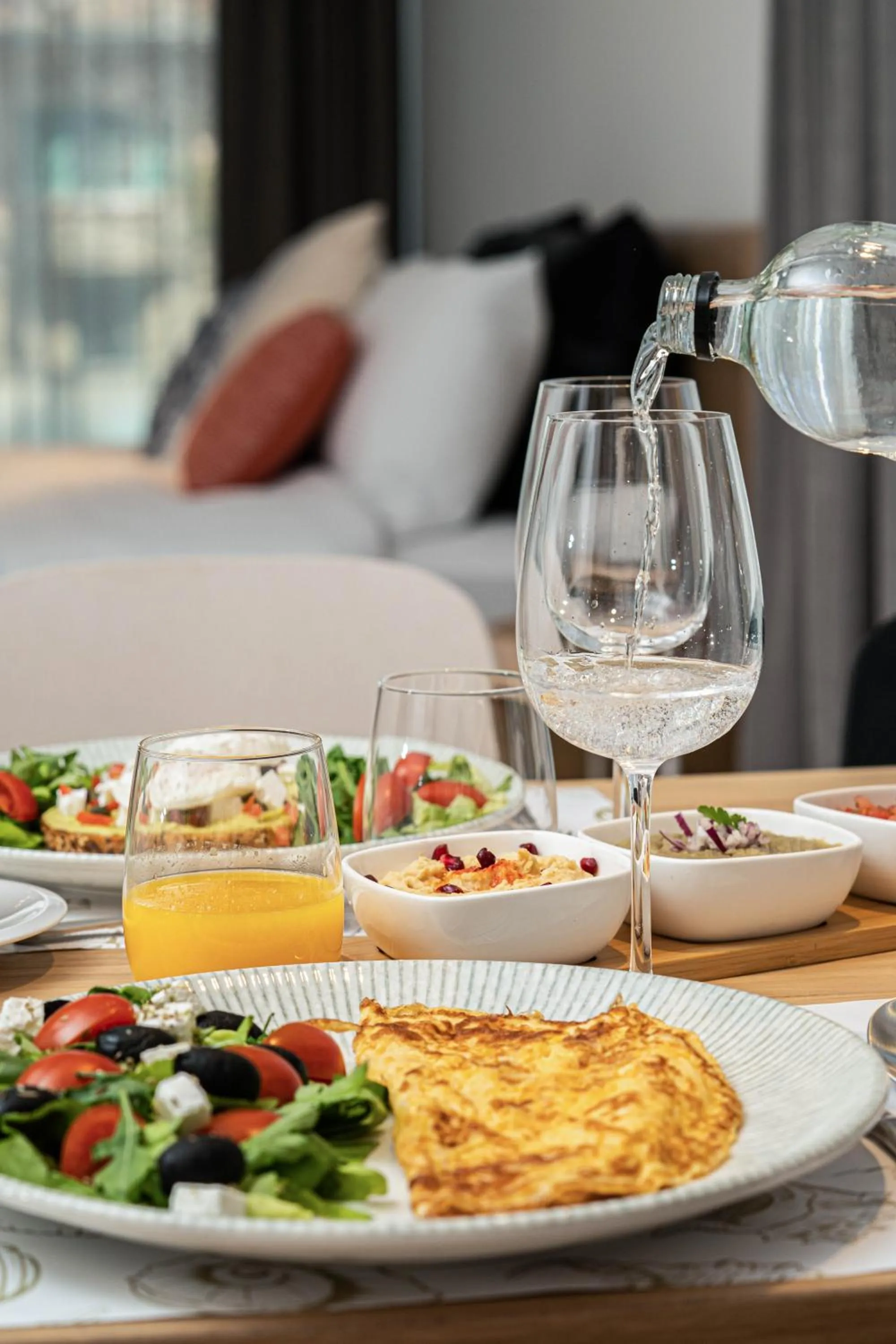 Food and drinks in Amaris ApartHotel la 2 Pași de Plajă & Parcare Gratuită