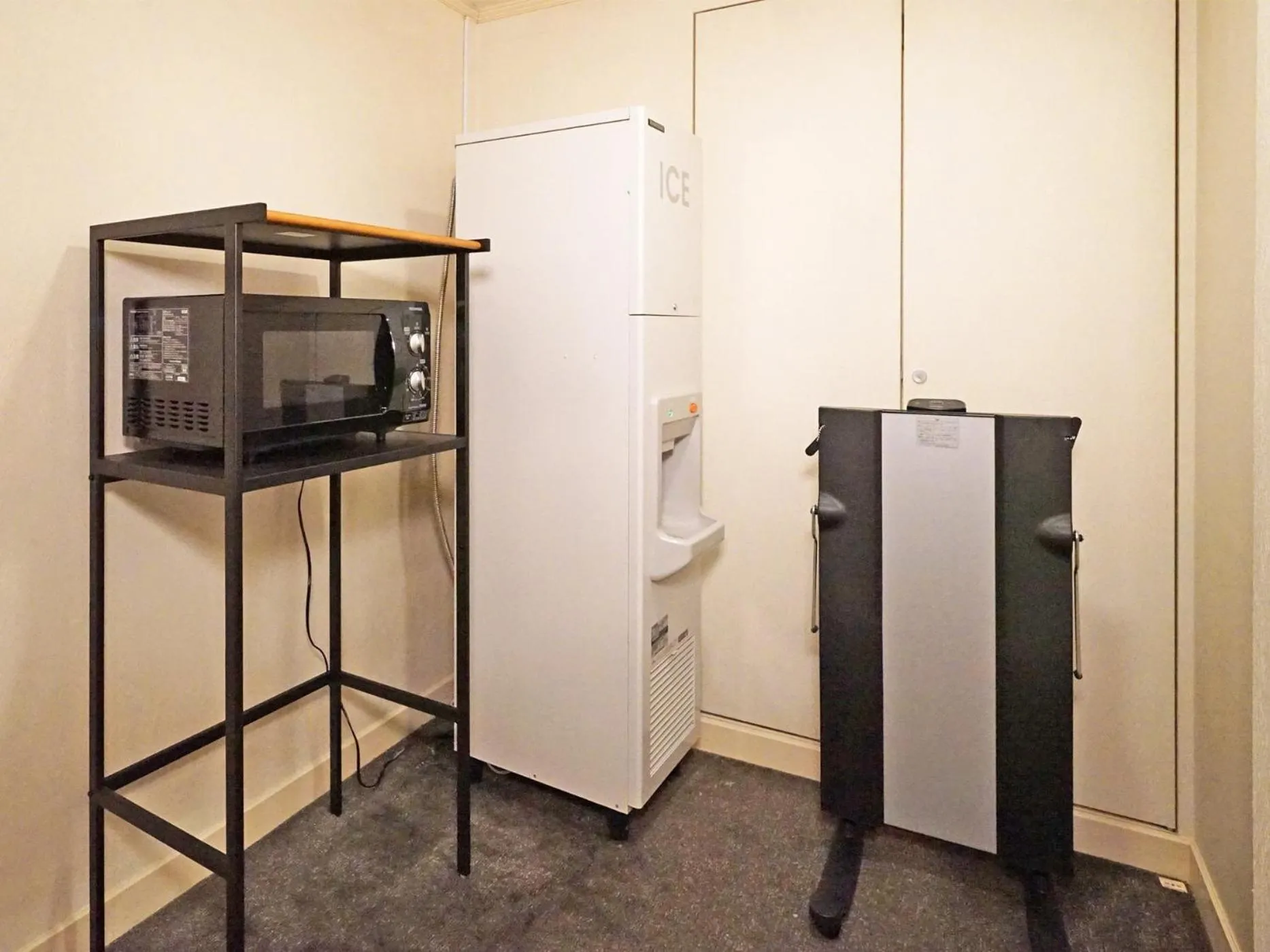 minibar in Chisun Hotel Yokohama Isezakicho