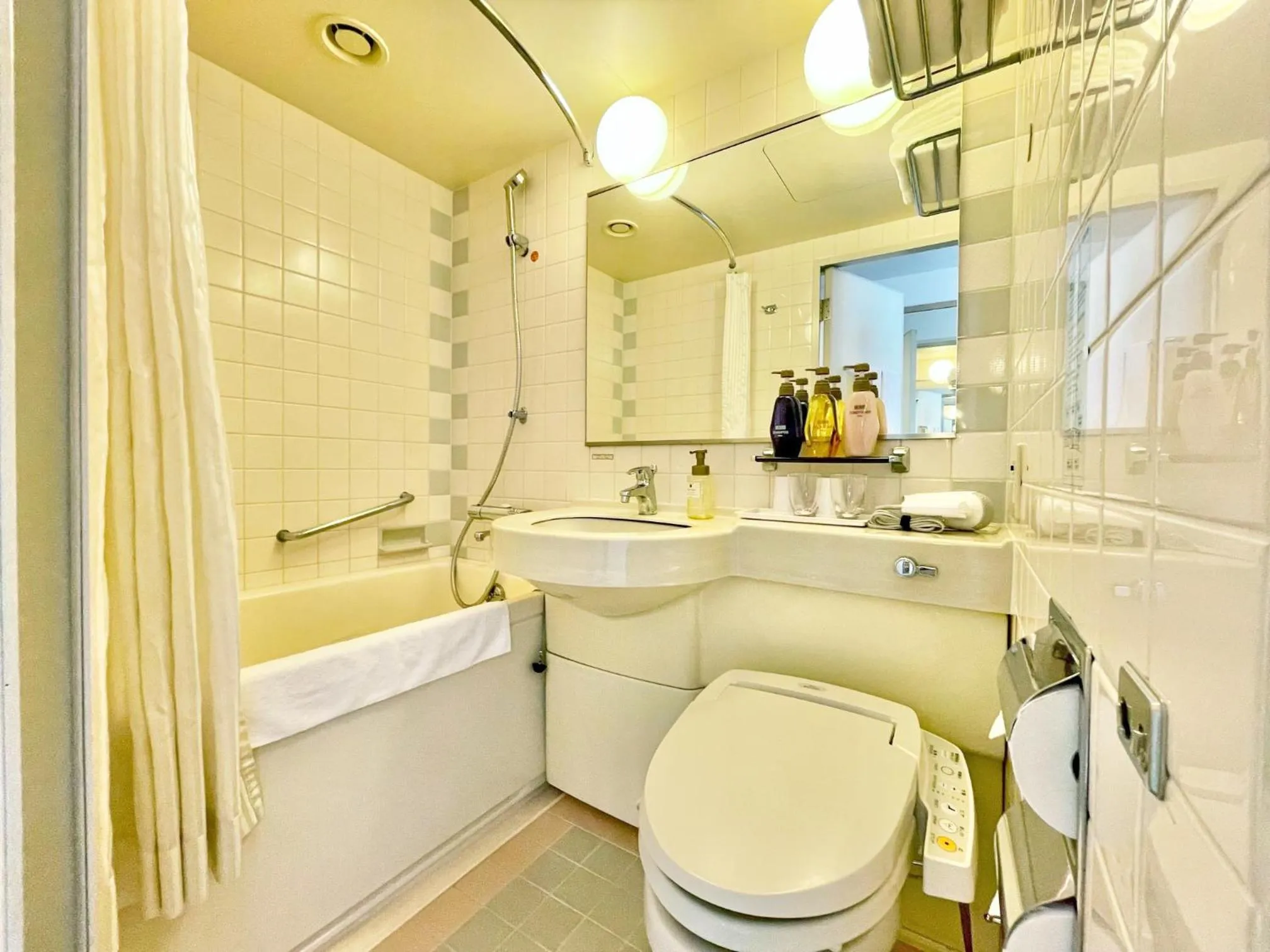 Bathroom in Chisun Hotel Yokohama Isezakicho