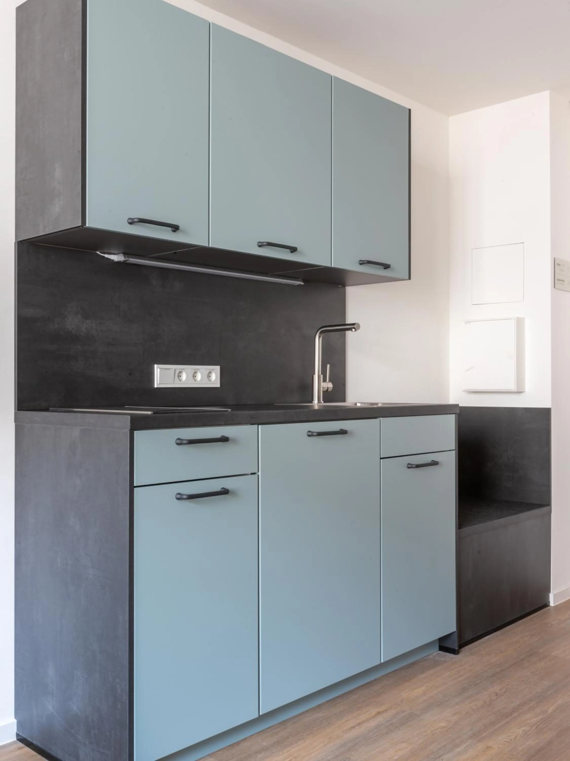 Kitchen or kitchenette in Limehome Berlin Müllerstraße - Digital Access