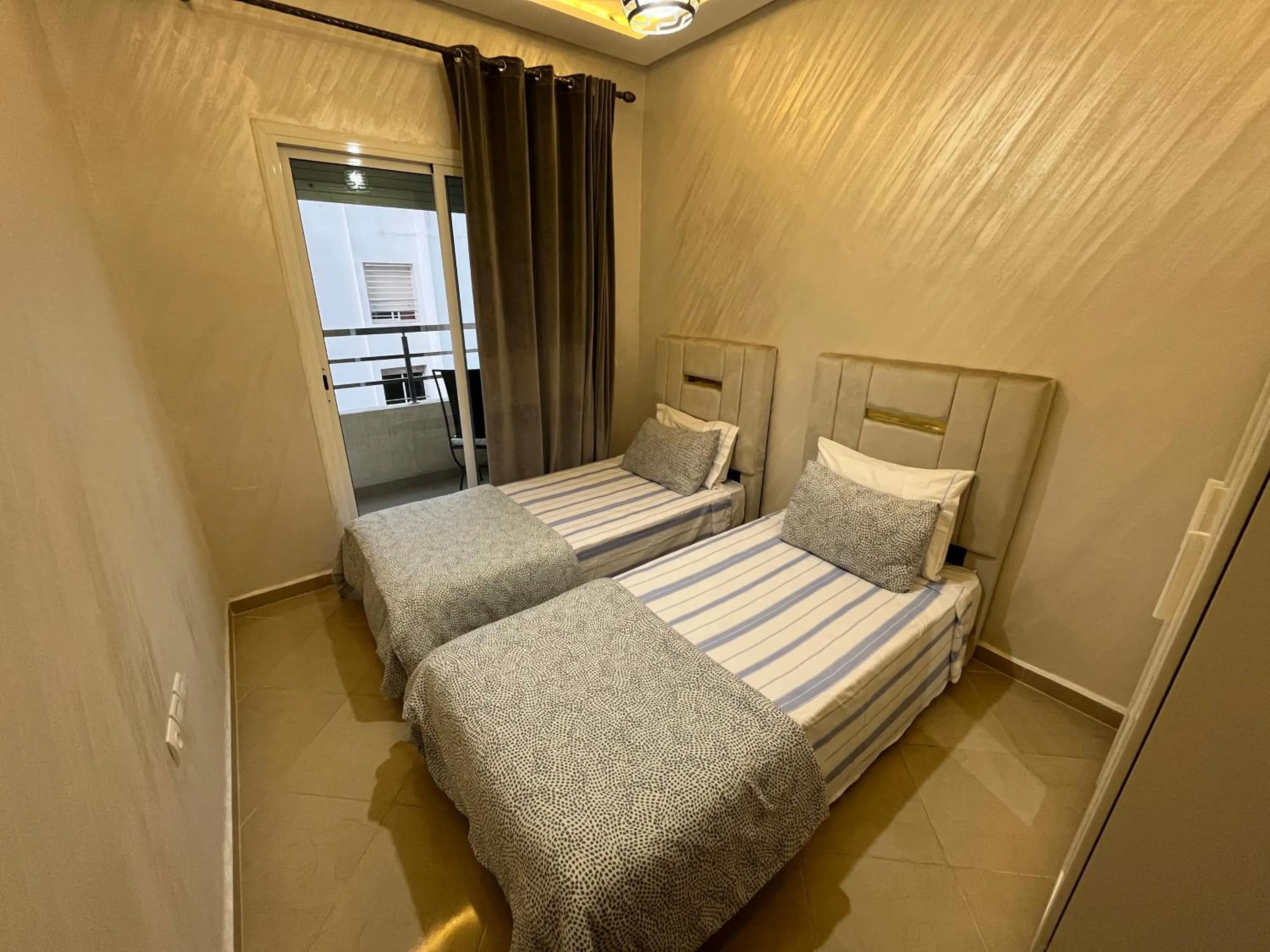 Luxury Center Town Apartment