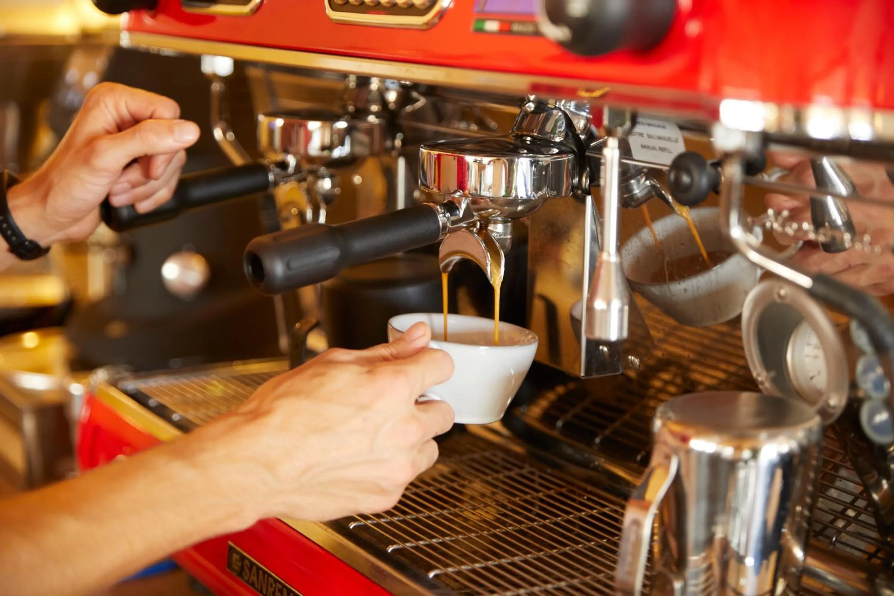 Coffee/tea facilities in Rammos Managed By Dedeman