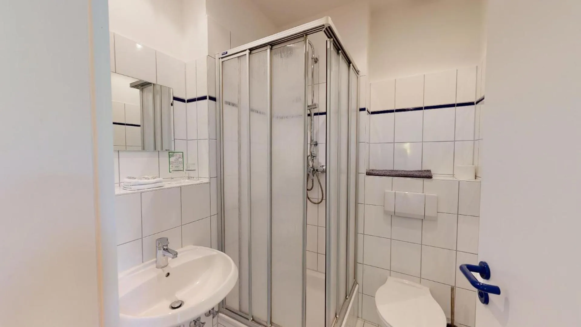 Shower in Landhotel Schloss Daschow