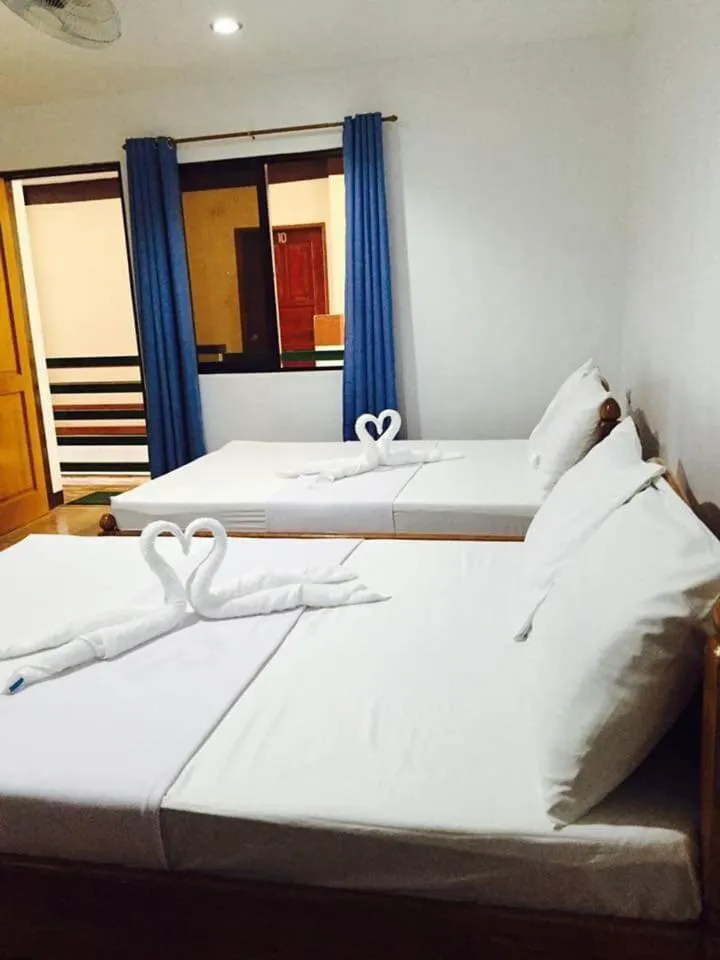 Bed in Seascape Lodging House