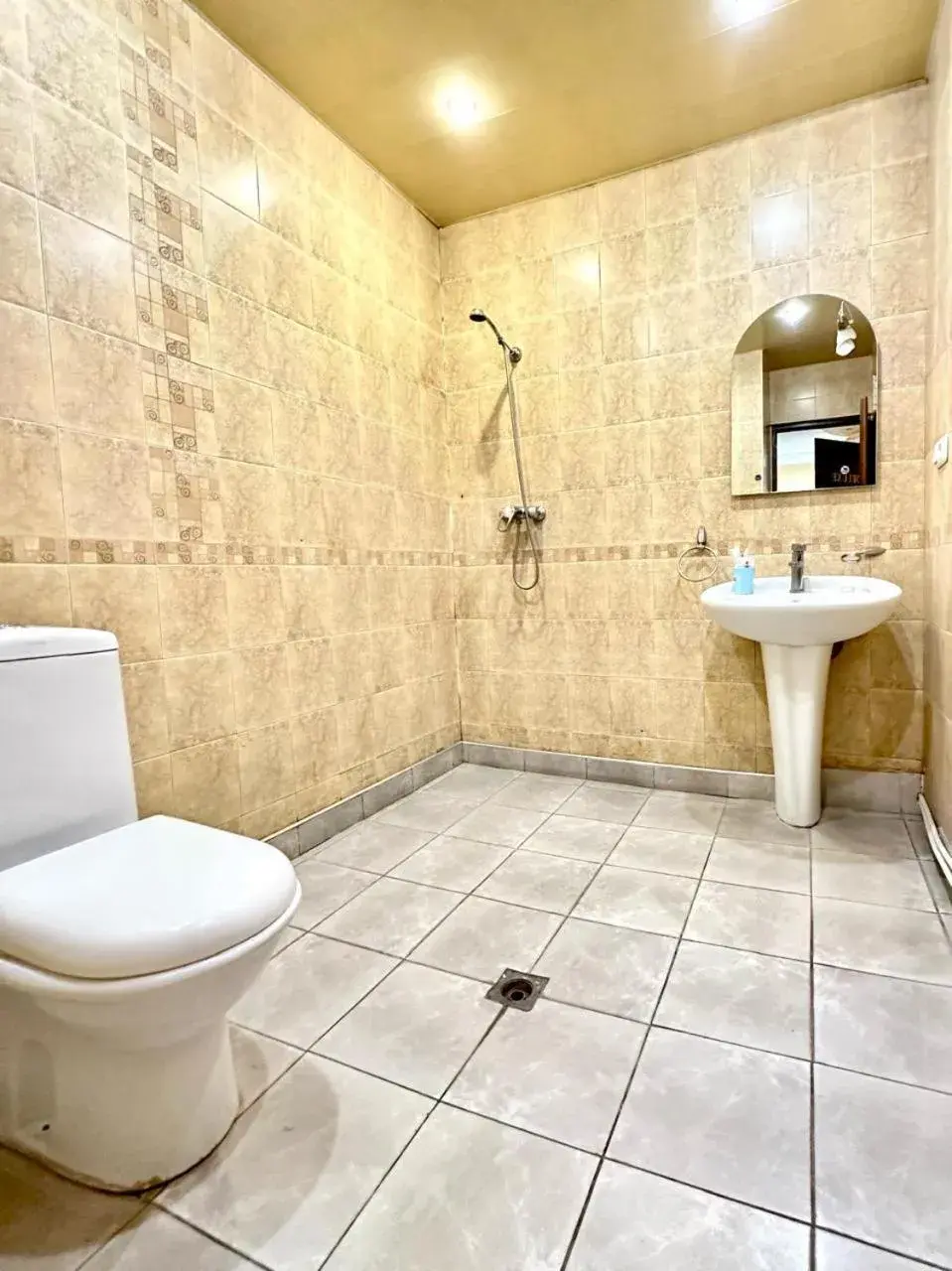 Large Double or Twin Room in NEW BELLA HOTEL Large Double or Twin Room in NEW BELLA HOTEL
