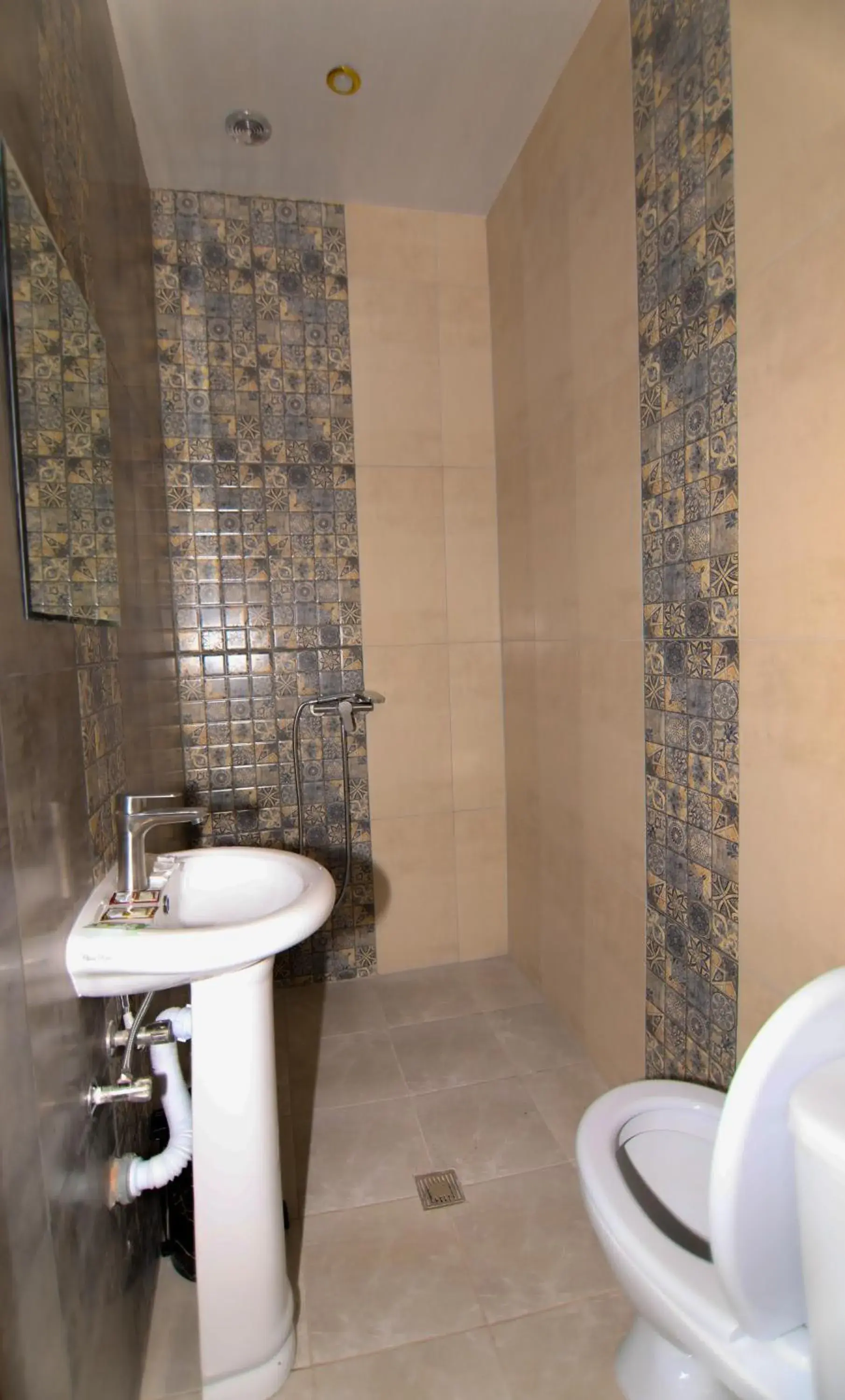 Large Double or Twin Room in NEW BELLA HOTEL Large Double or Twin Room in NEW BELLA HOTEL