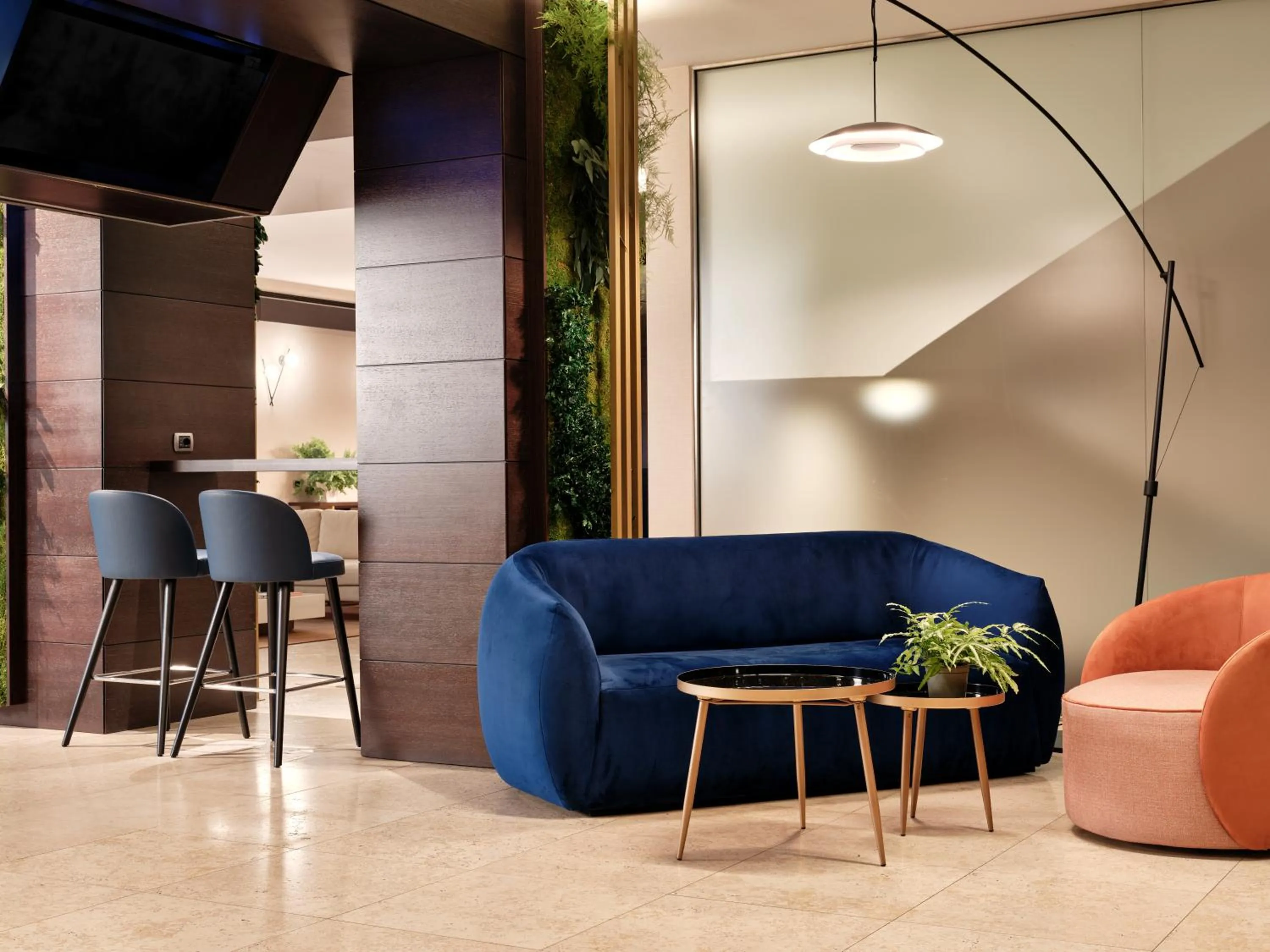 Lounge or bar in Crowne Plaza Milan - Malpensa Airport by IHG