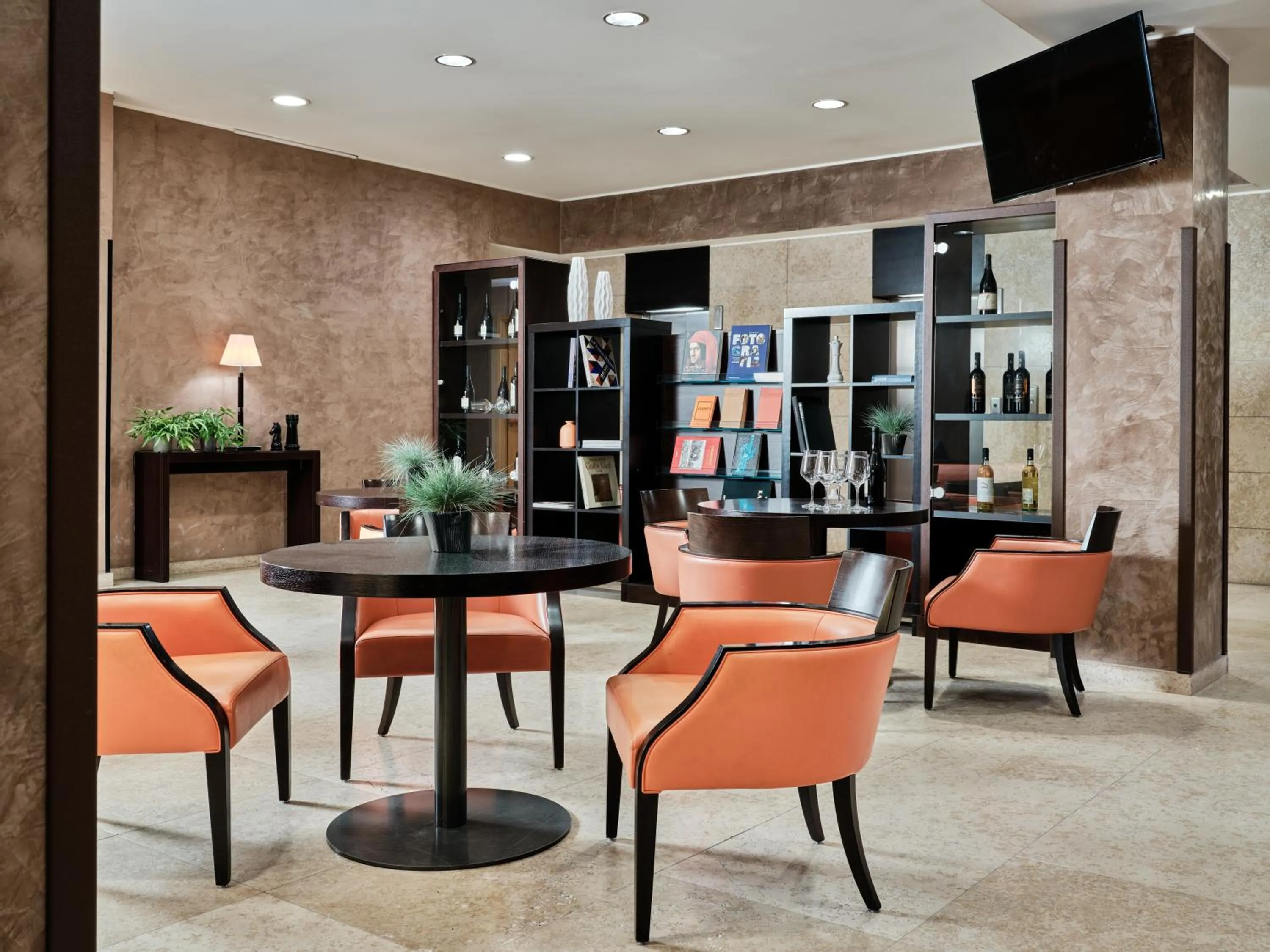 Meeting/conference room in Crowne Plaza Milan - Malpensa Airport by IHG