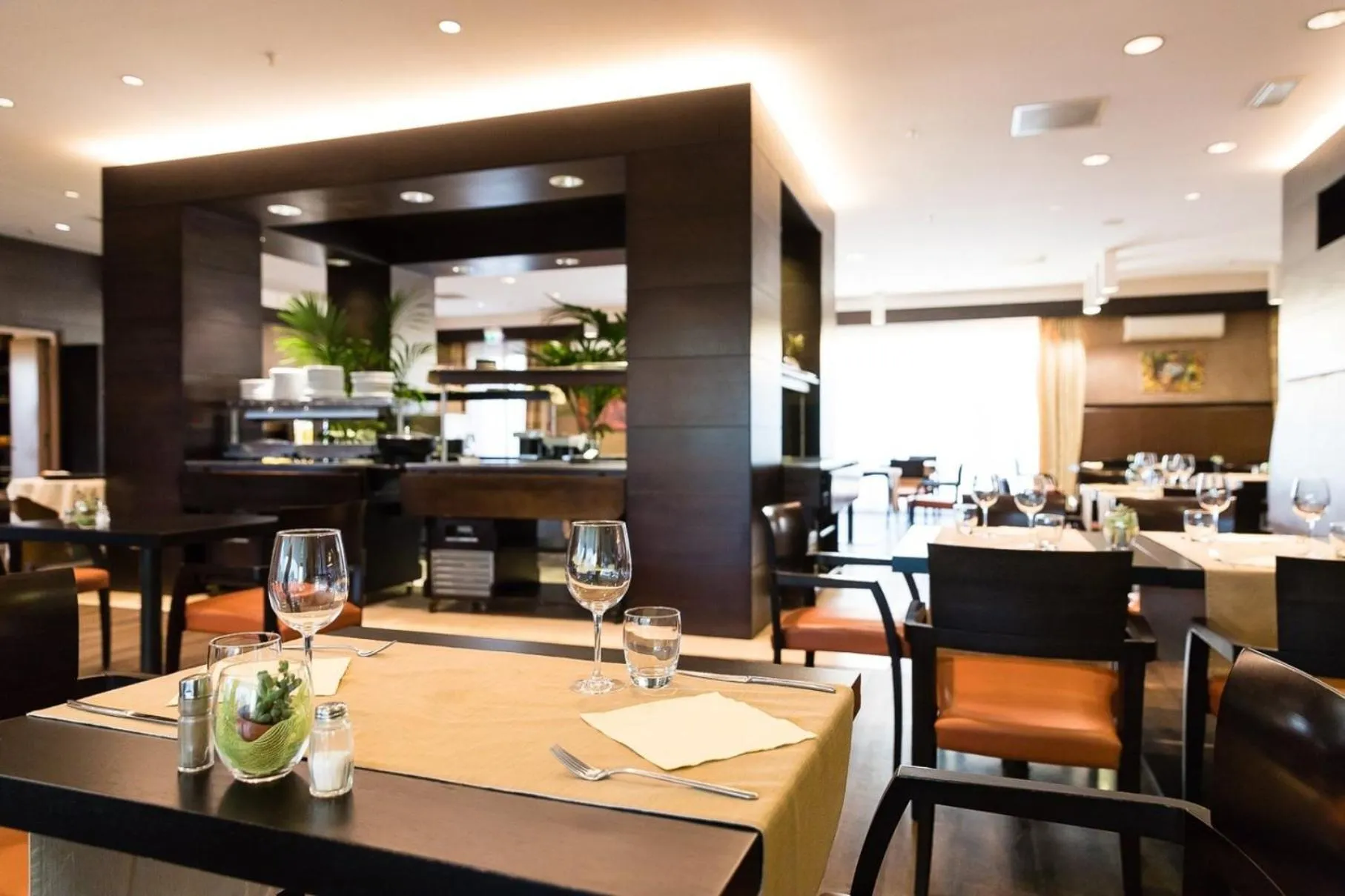 Restaurant/places to eat in Crowne Plaza Milan - Malpensa Airport by IHG