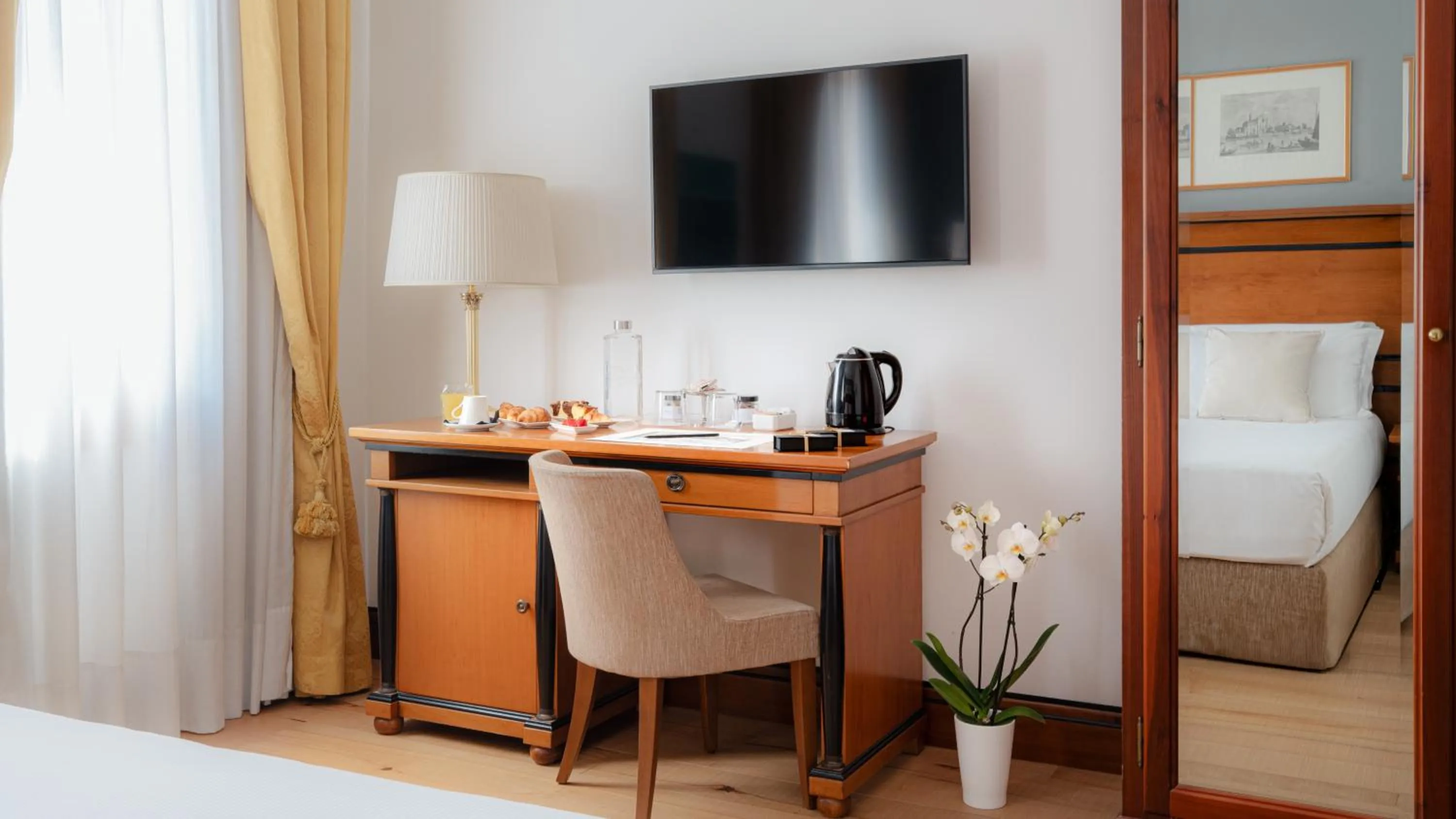 Bedroom in All’Angelo Art Hotel