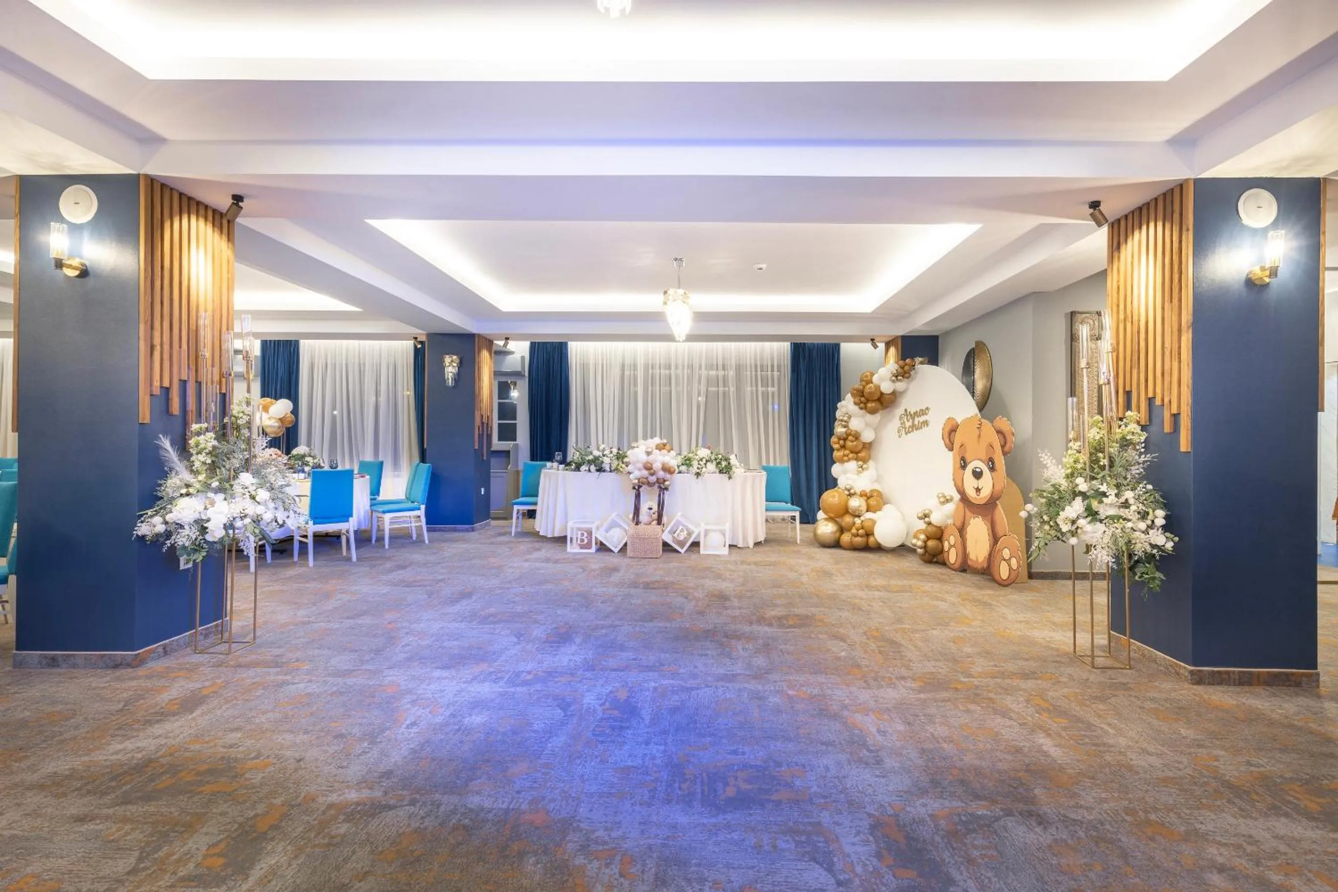 Restaurant/places to eat in Hotel City Break