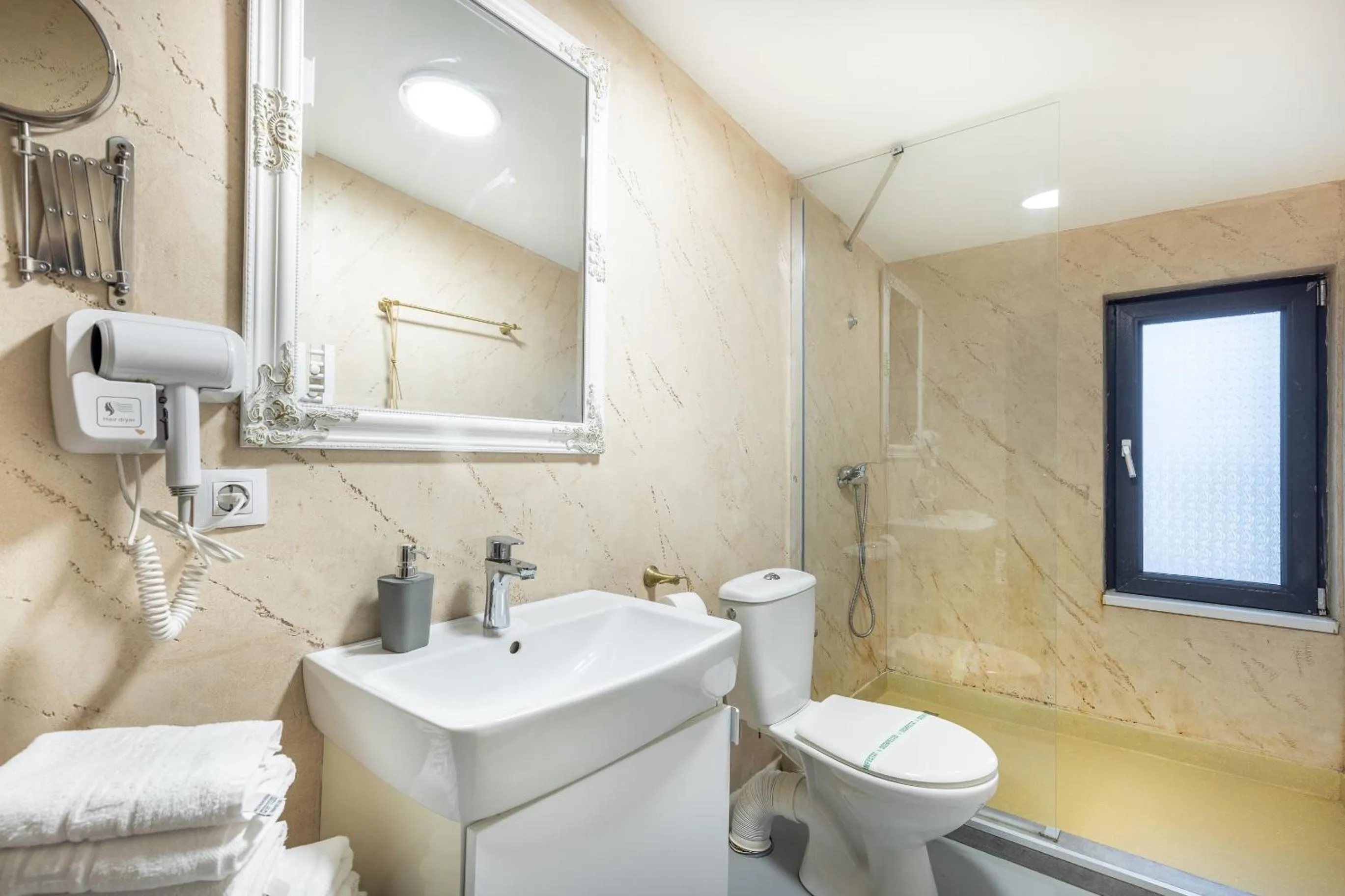 Shower in Hotel City Break