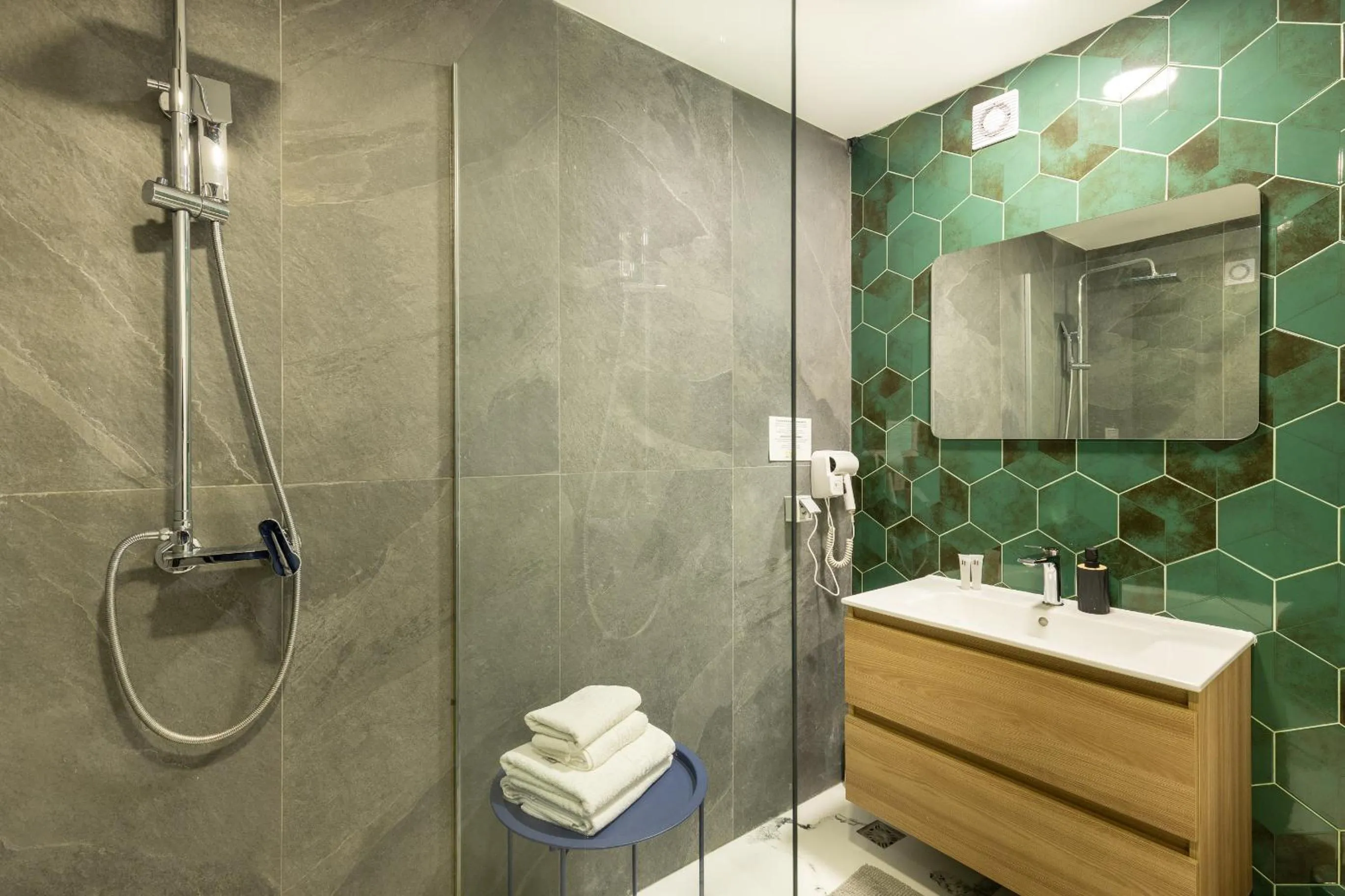 Bathroom in Hotel City Break