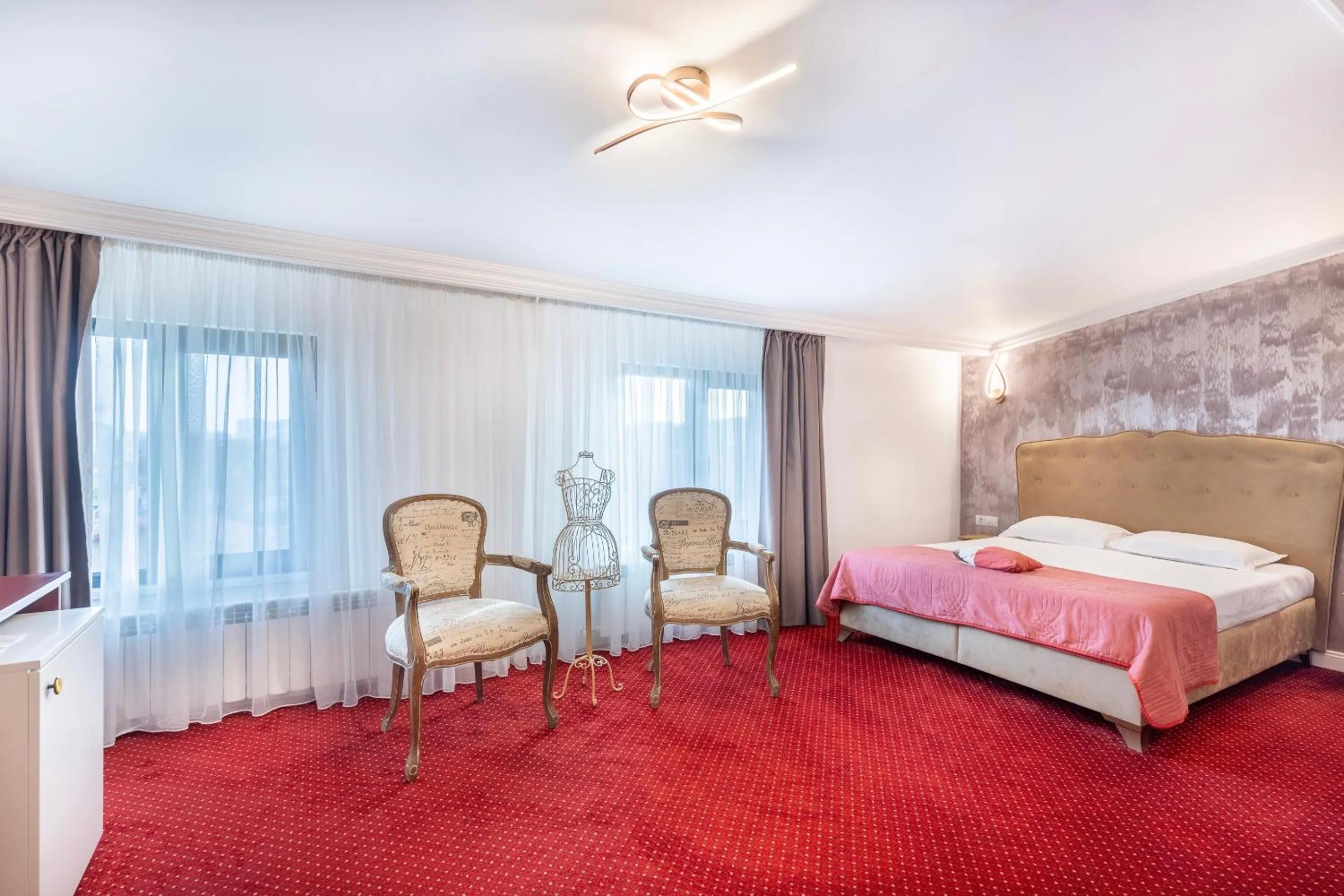 Photo of the whole room, Bed in Hotel City Break