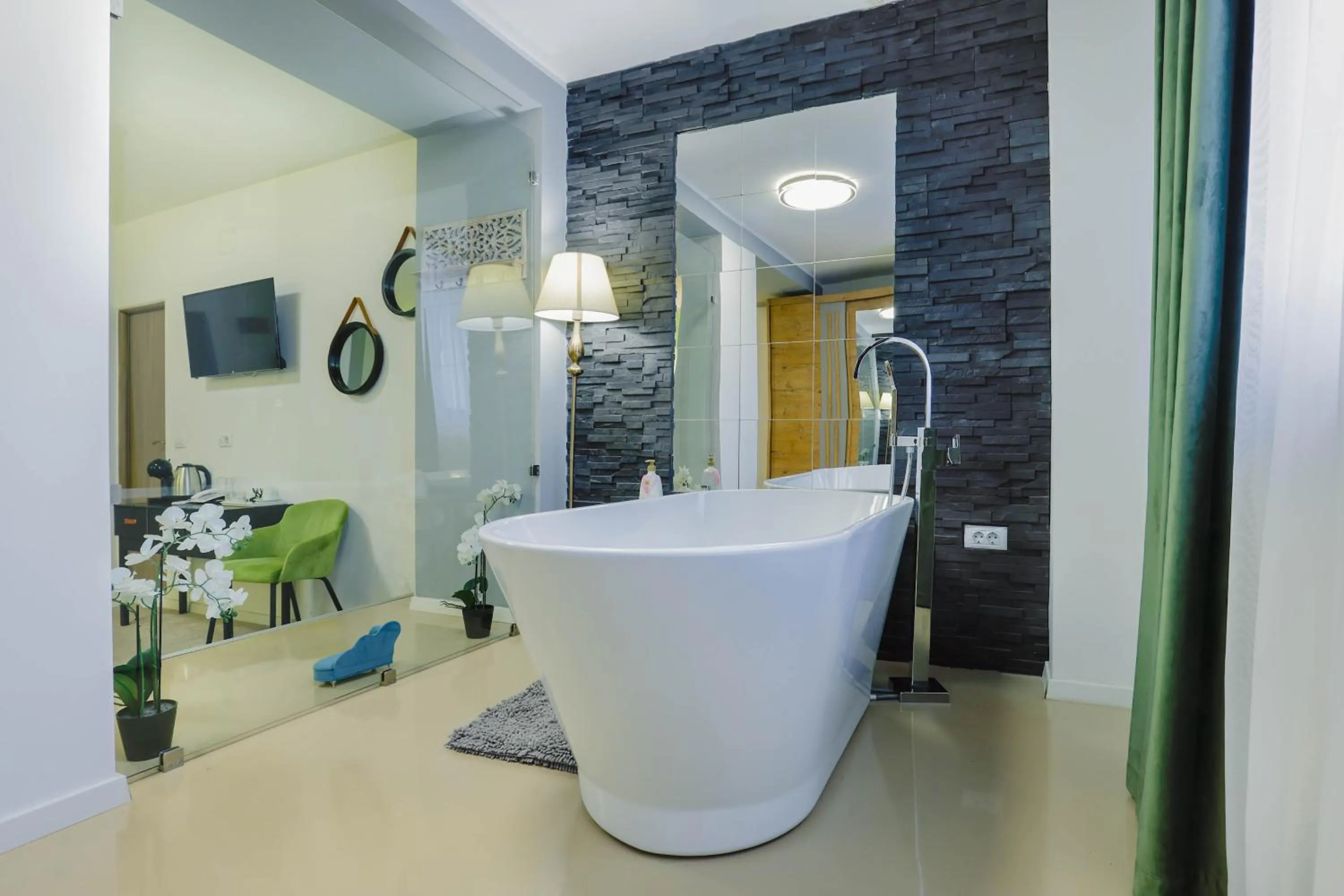 Bath in Hotel City Break