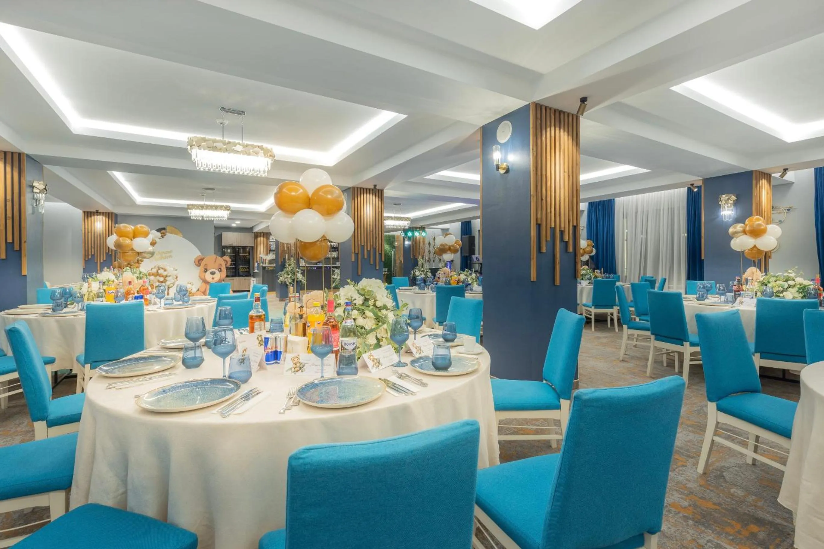 Restaurant/places to eat in Hotel City Break