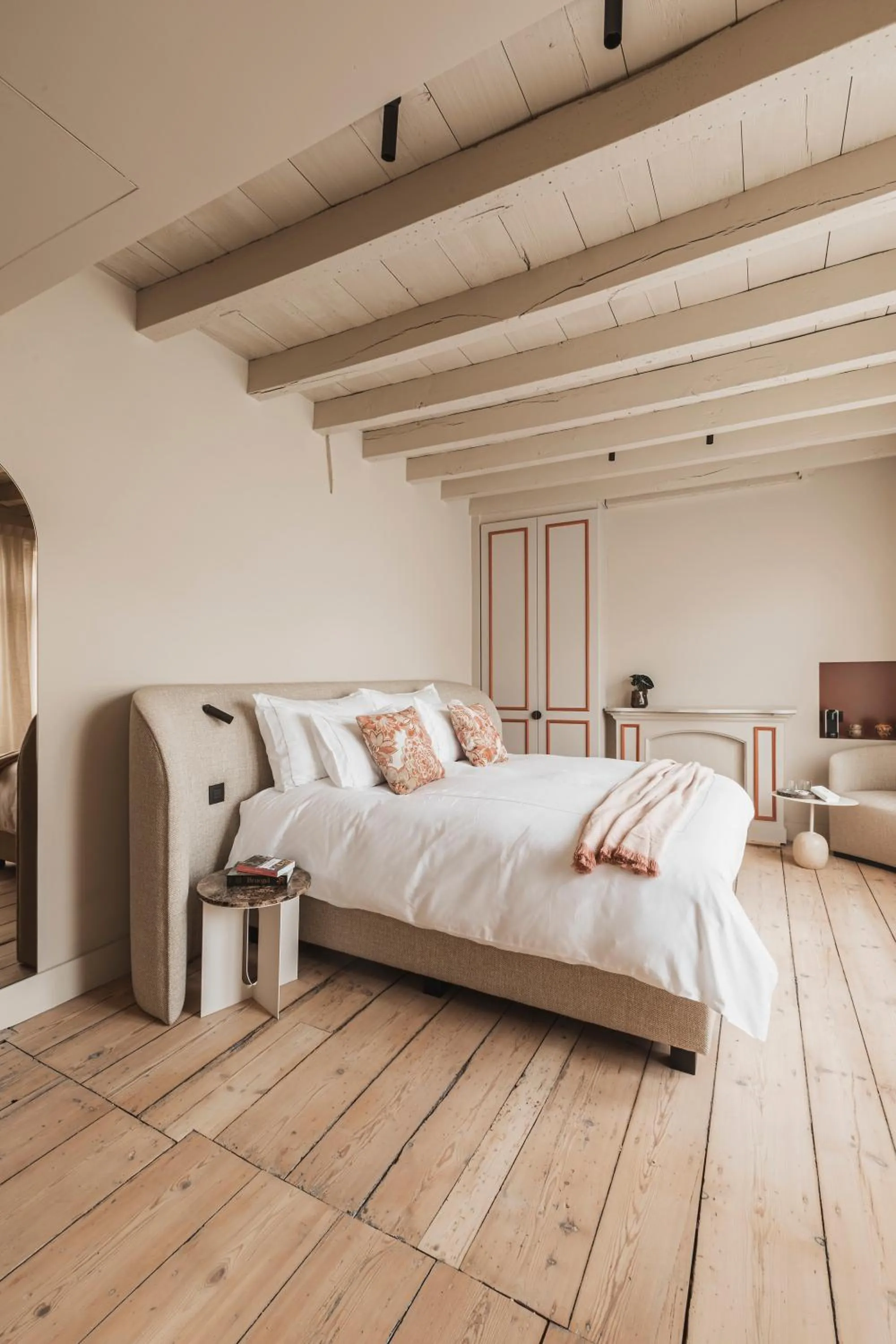 Bed in Raphaëlles Boutique b&b