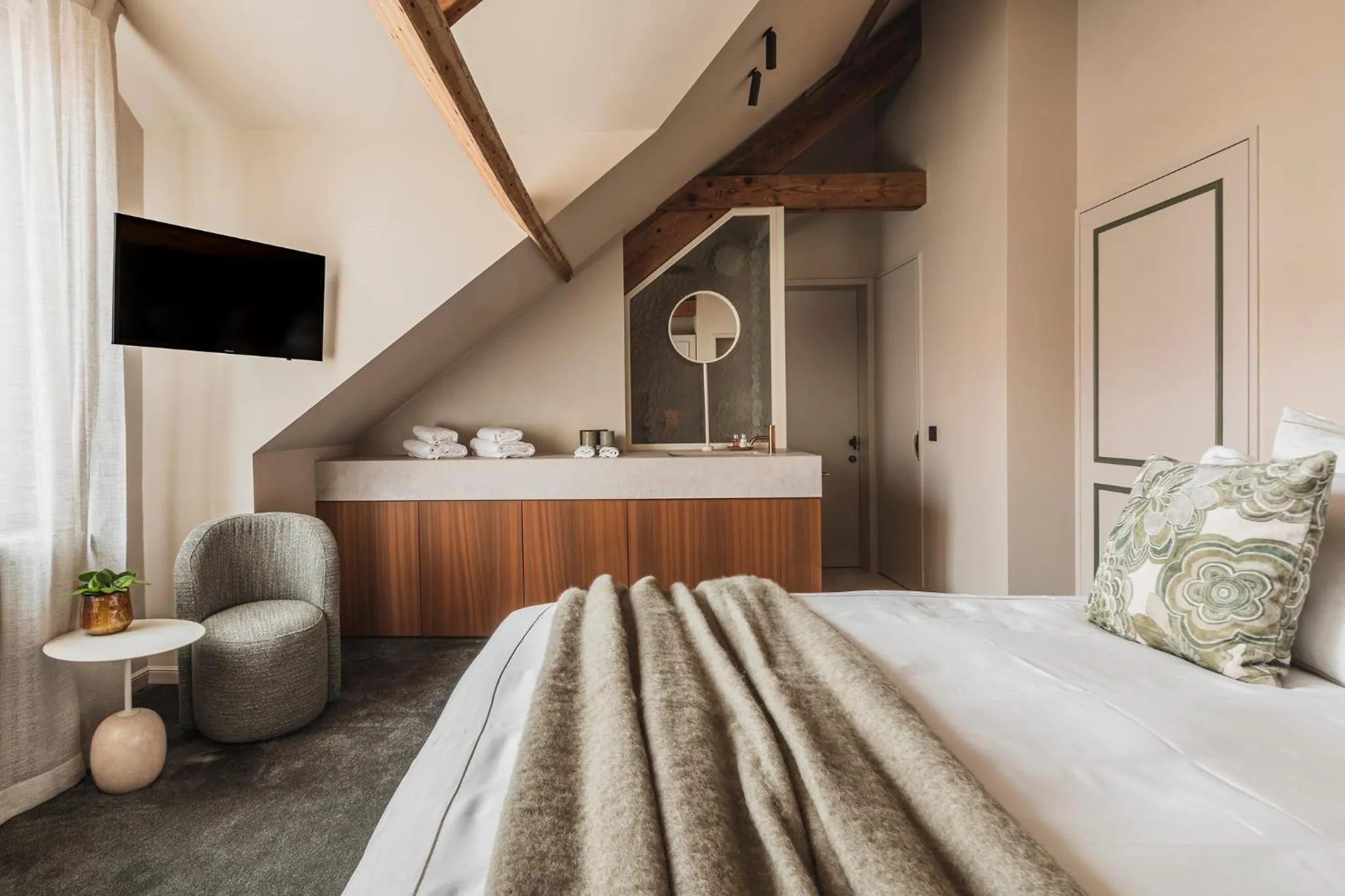 Bed in Raphaëlles Boutique b&b