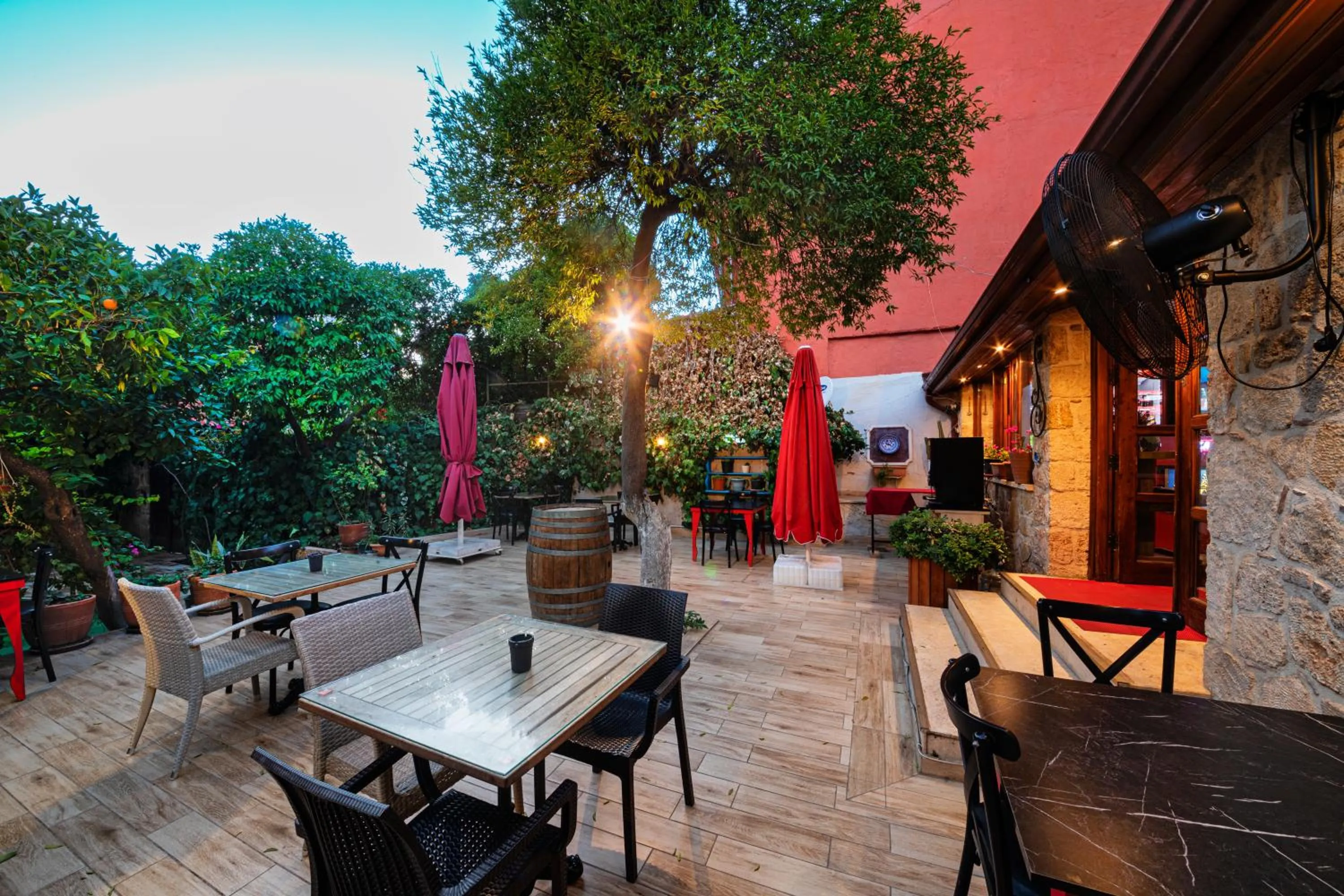 Seating area in Zemira Garden Hotel