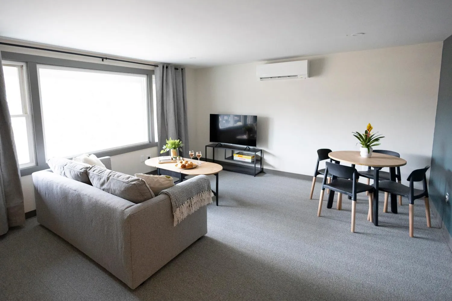 TV and multimedia in East Rock Inn