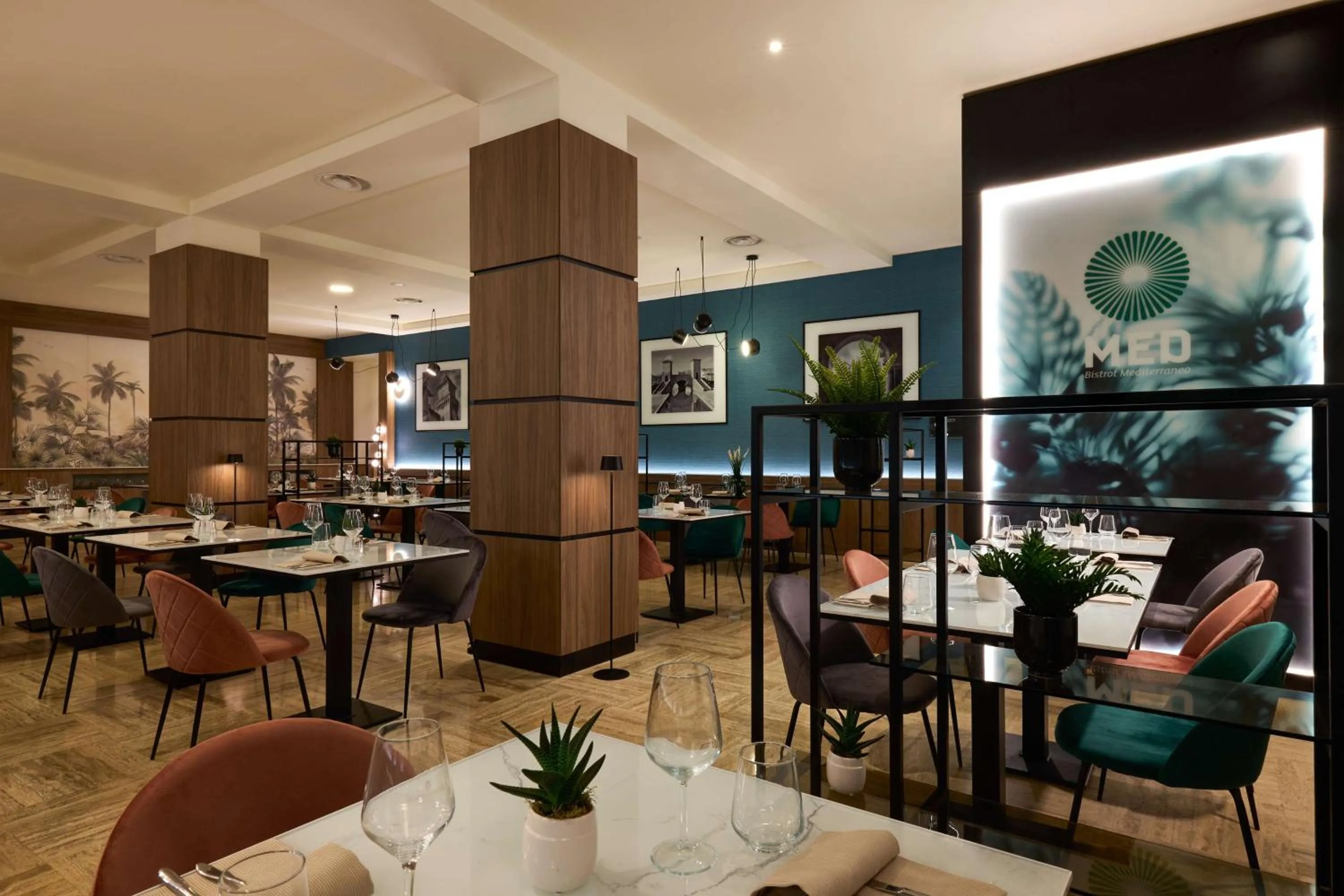 Restaurant/places to eat in Radisson Hotel Ferrara