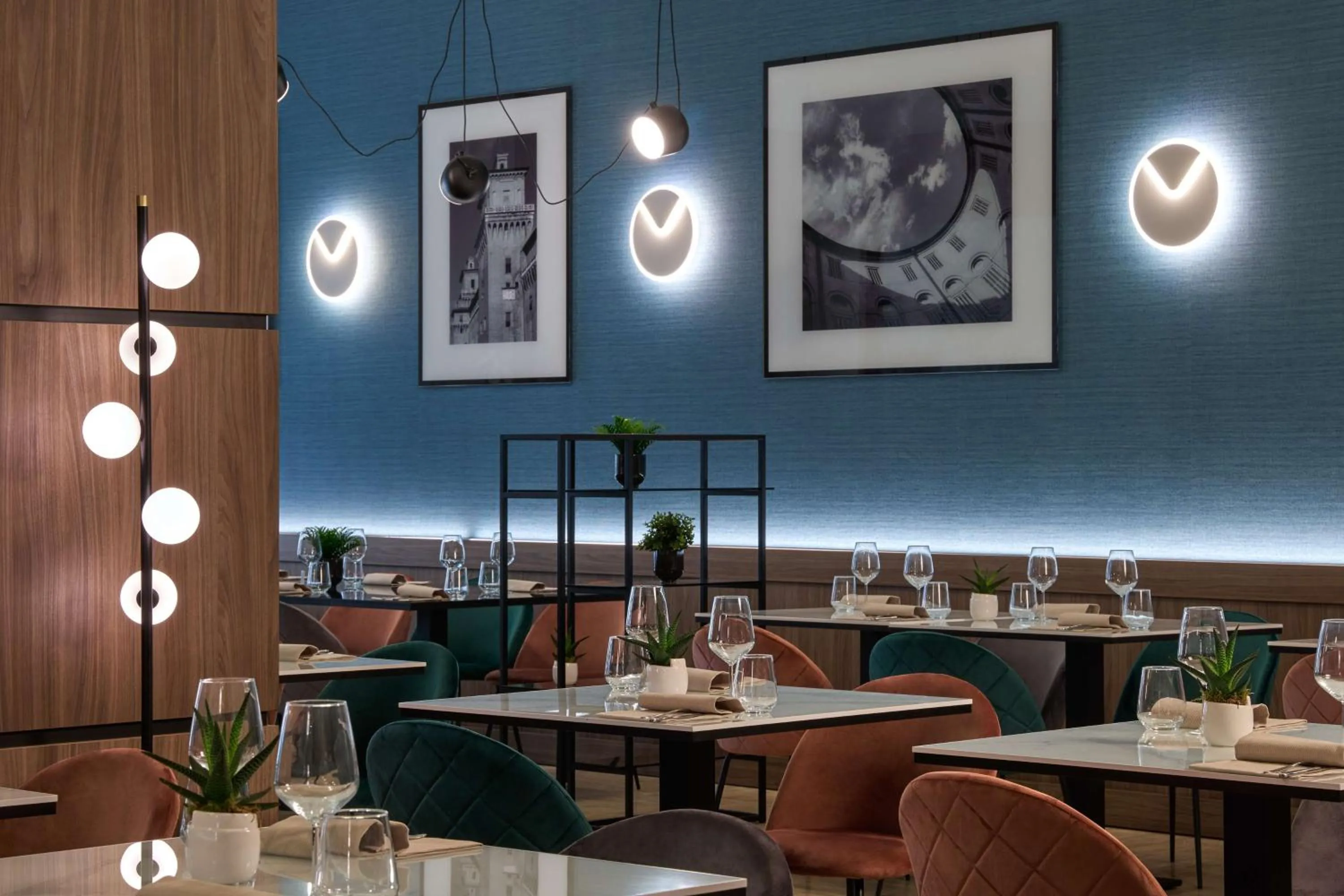 Restaurant/places to eat in Radisson Hotel Ferrara