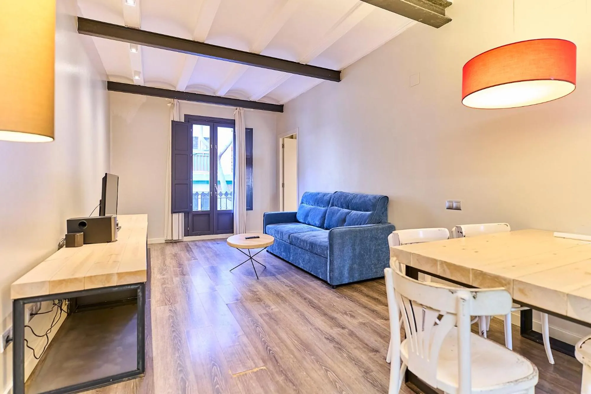 Seating area in Montserrat Apartments by gaiarooms