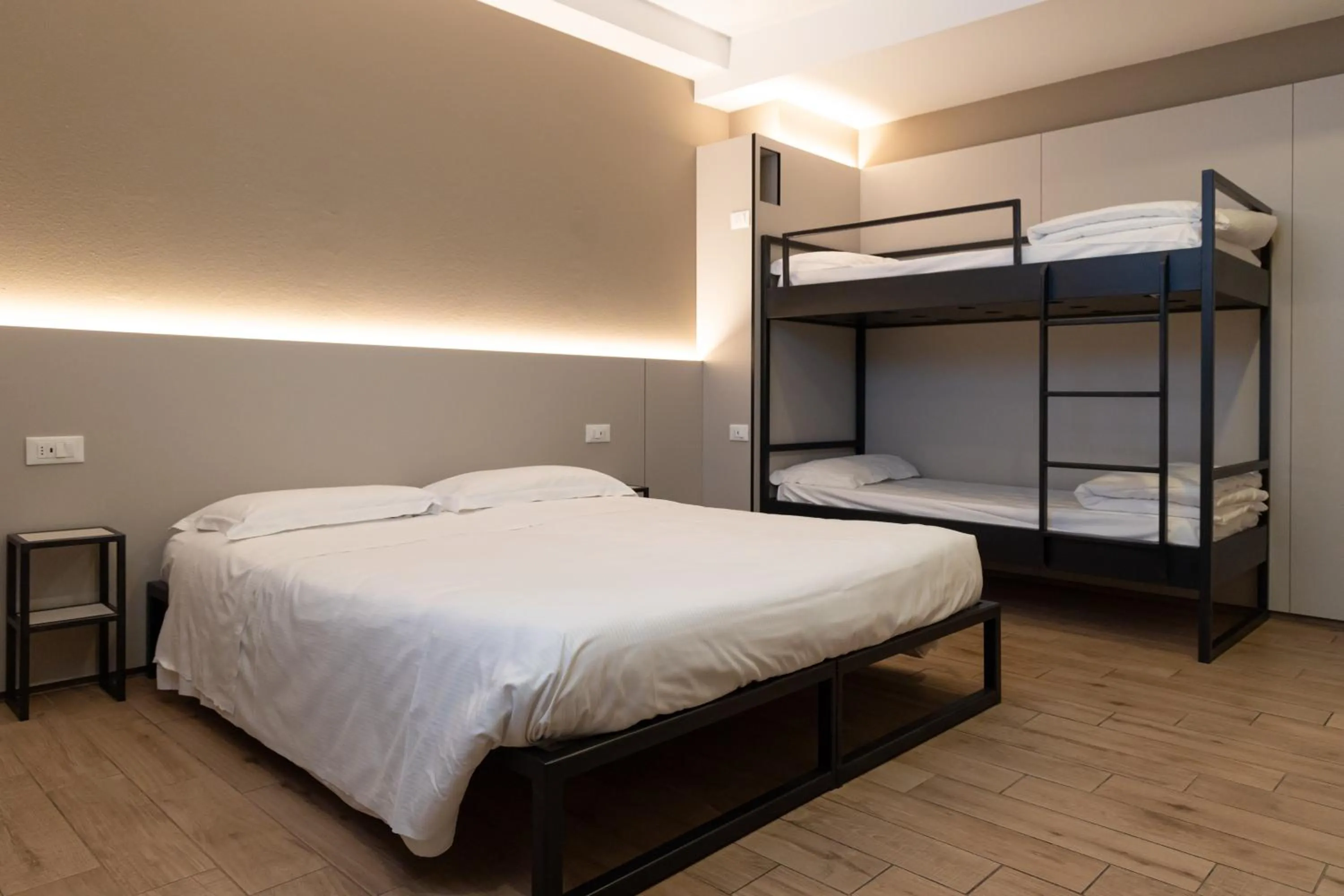 Bedroom, Bed in Hotel Astoria