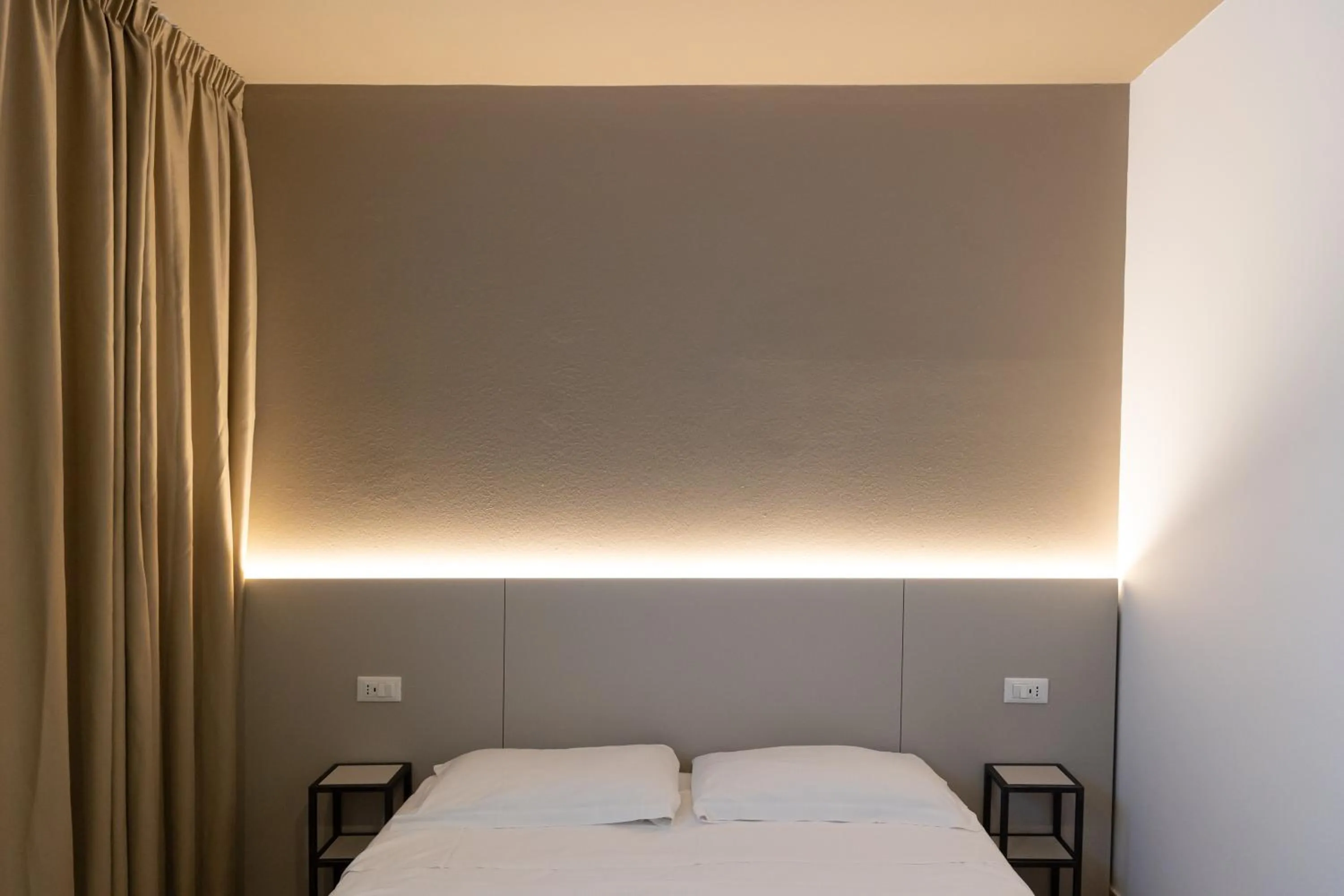 Bedroom, Bed in Hotel Astoria