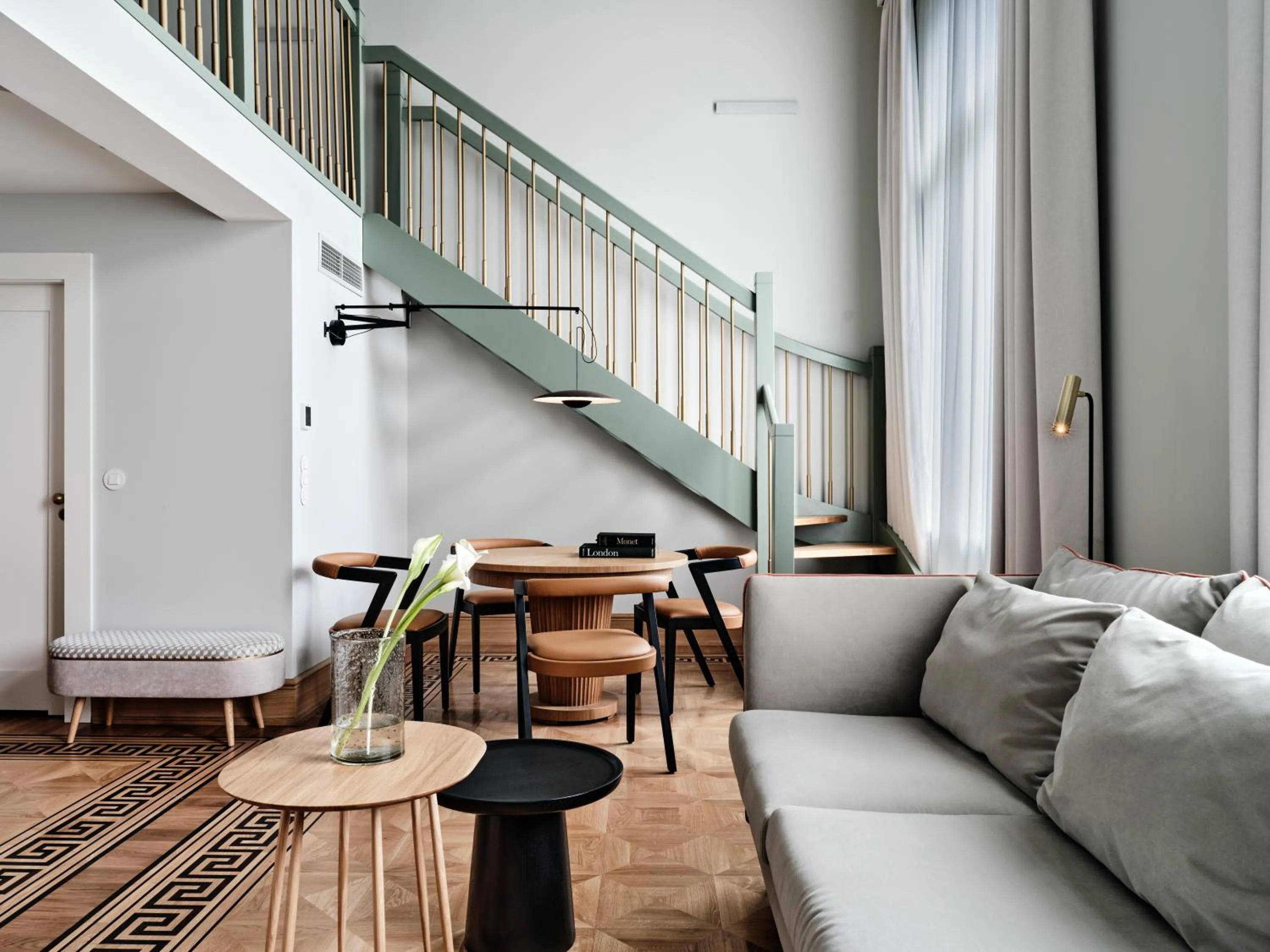 Seating area in Hotel Altus Palace - Destigo Hotels