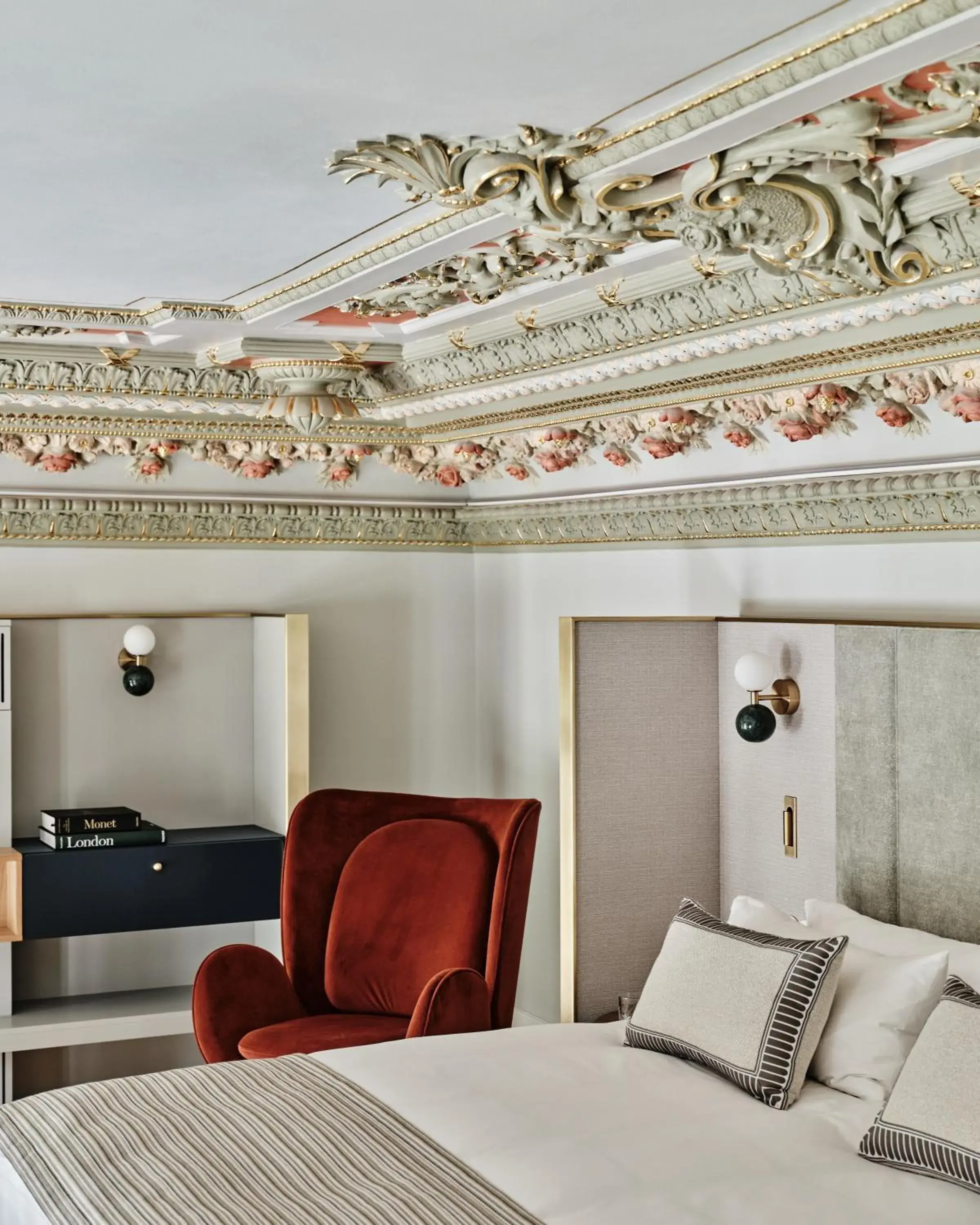 Bedroom, Bed in Hotel Altus Palace - Destigo Hotels Bedroom, Bed in Hotel Altus Palace - Destigo Hotels