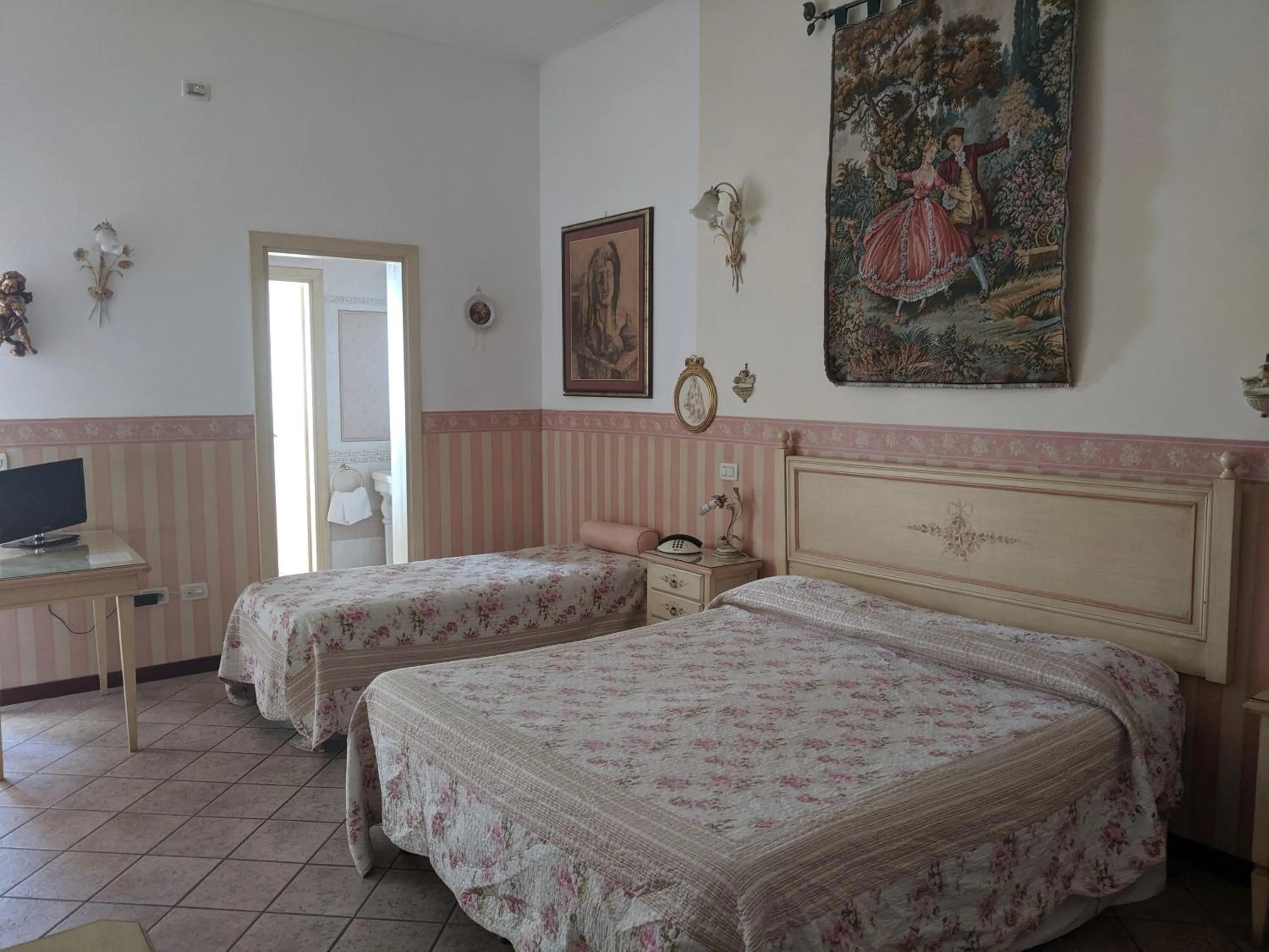 Bed in D'Elite Room & Breakfast