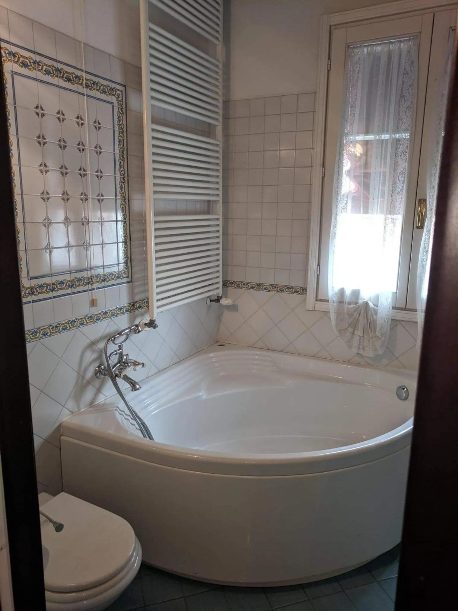 Hot Tub in D'Elite Room & Breakfast