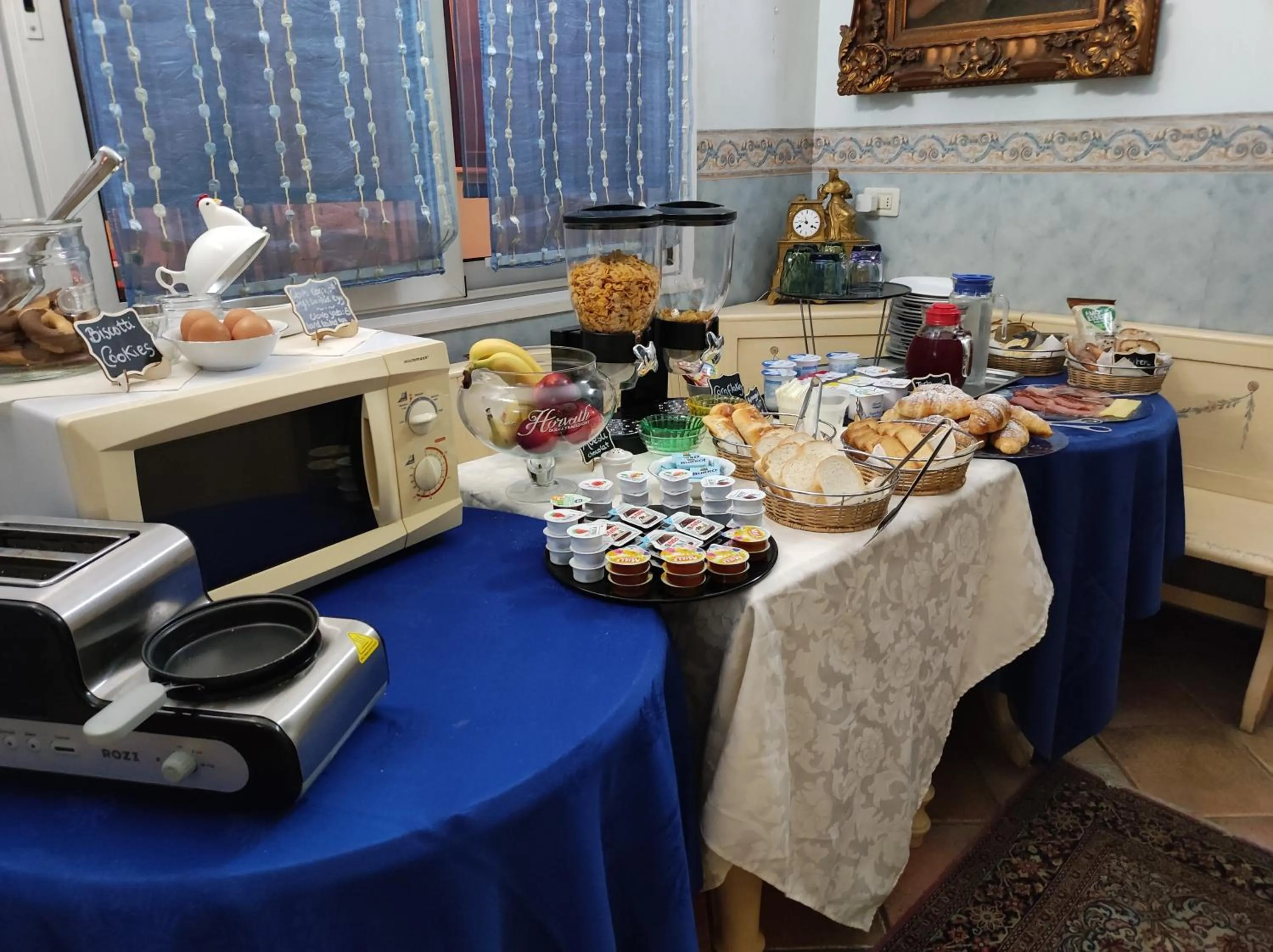 Buffet breakfast in D'Elite Room & Breakfast