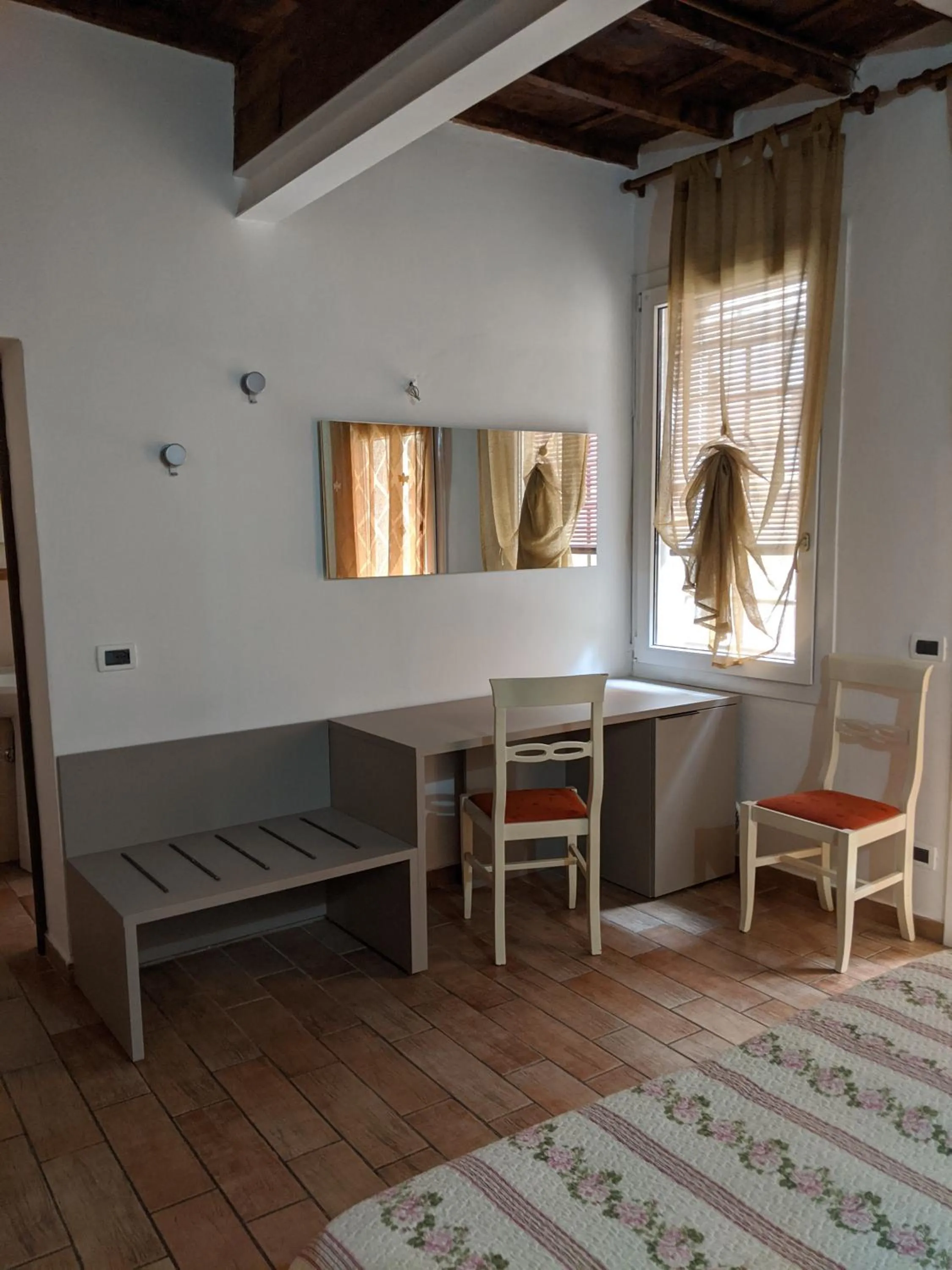 Seating area in D'Elite Room & Breakfast