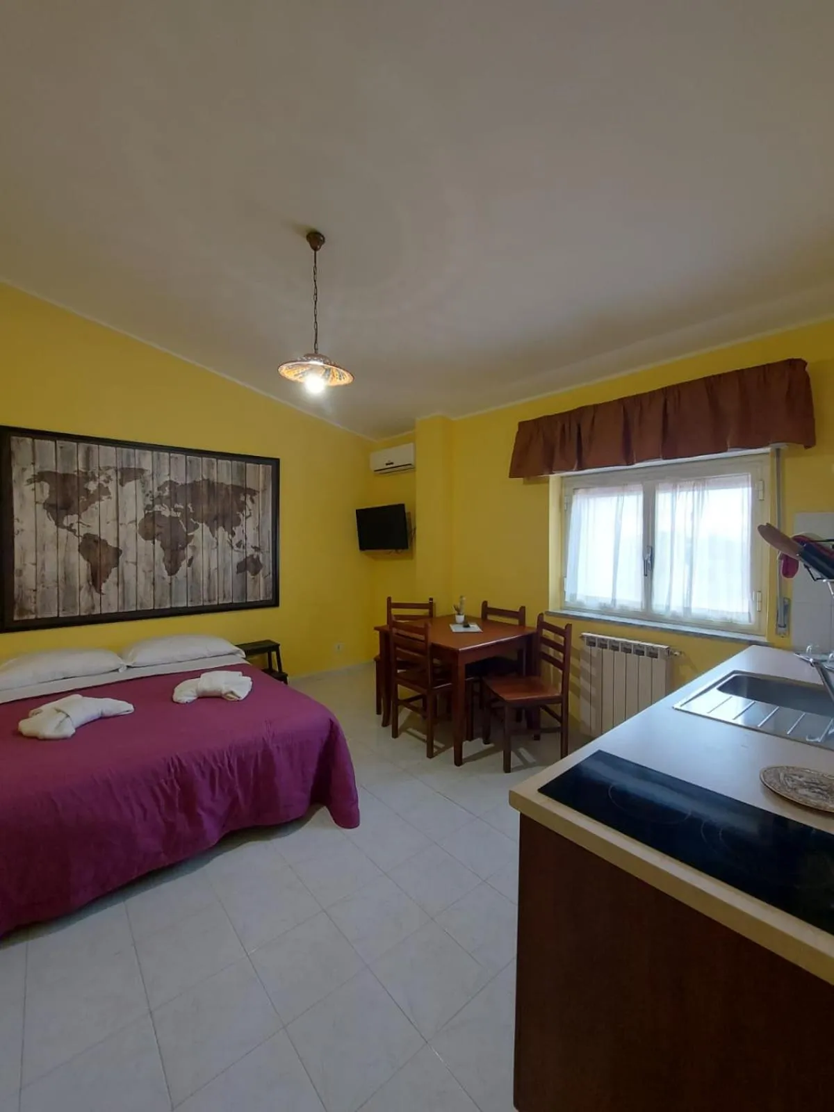 TV and multimedia, Bed in Villa Nadira