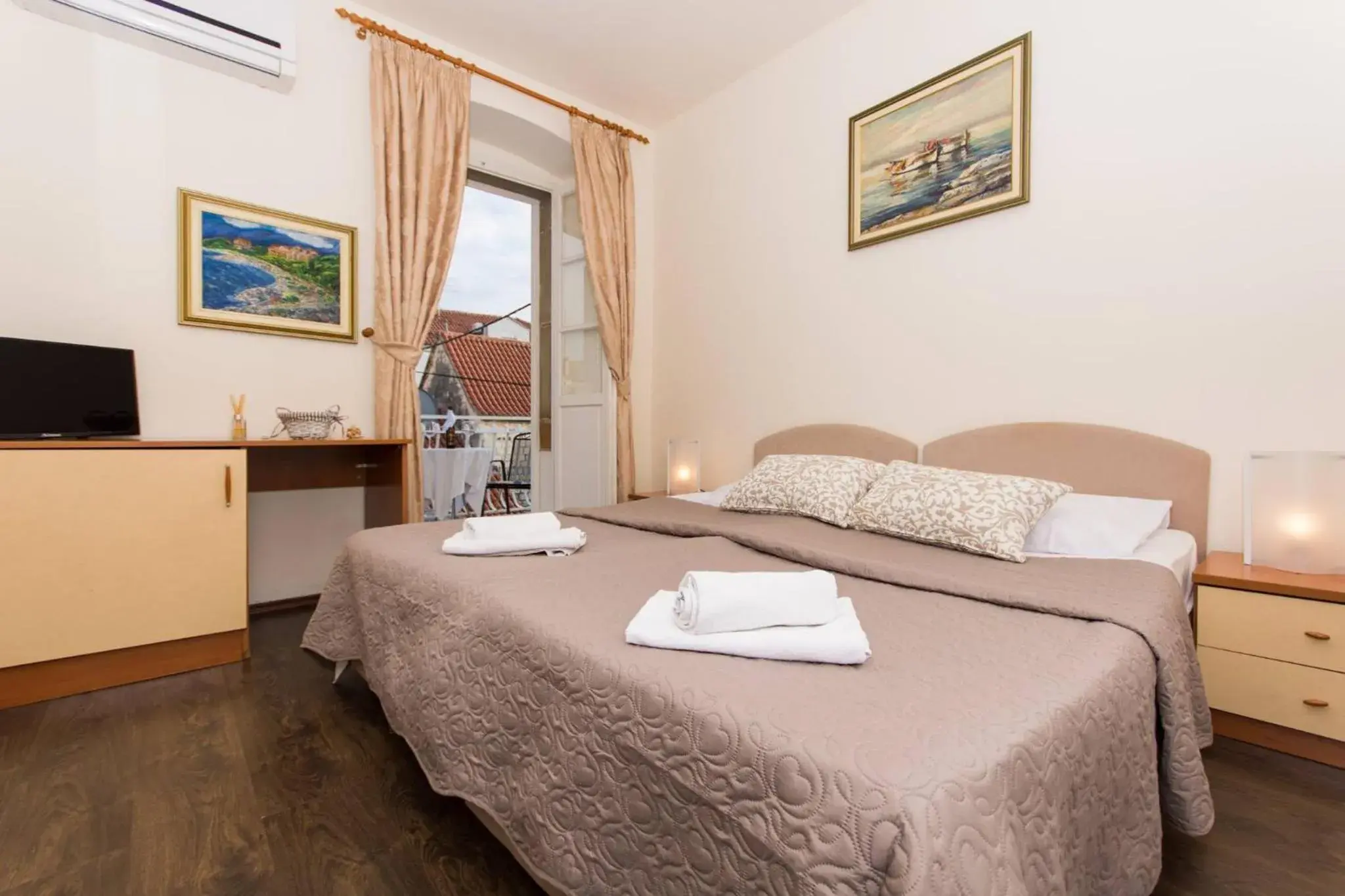Double or Twin Room with Balcony in Vila Liza Double or Twin Room with Balcony in Vila Liza