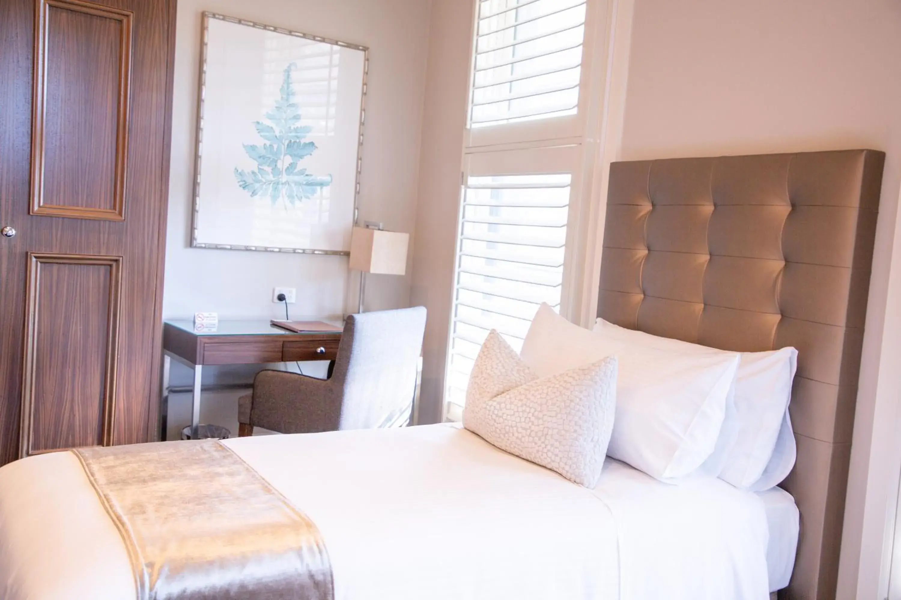 Single Room in Royal Hotel Randwick Single Room in Royal Hotel Randwick