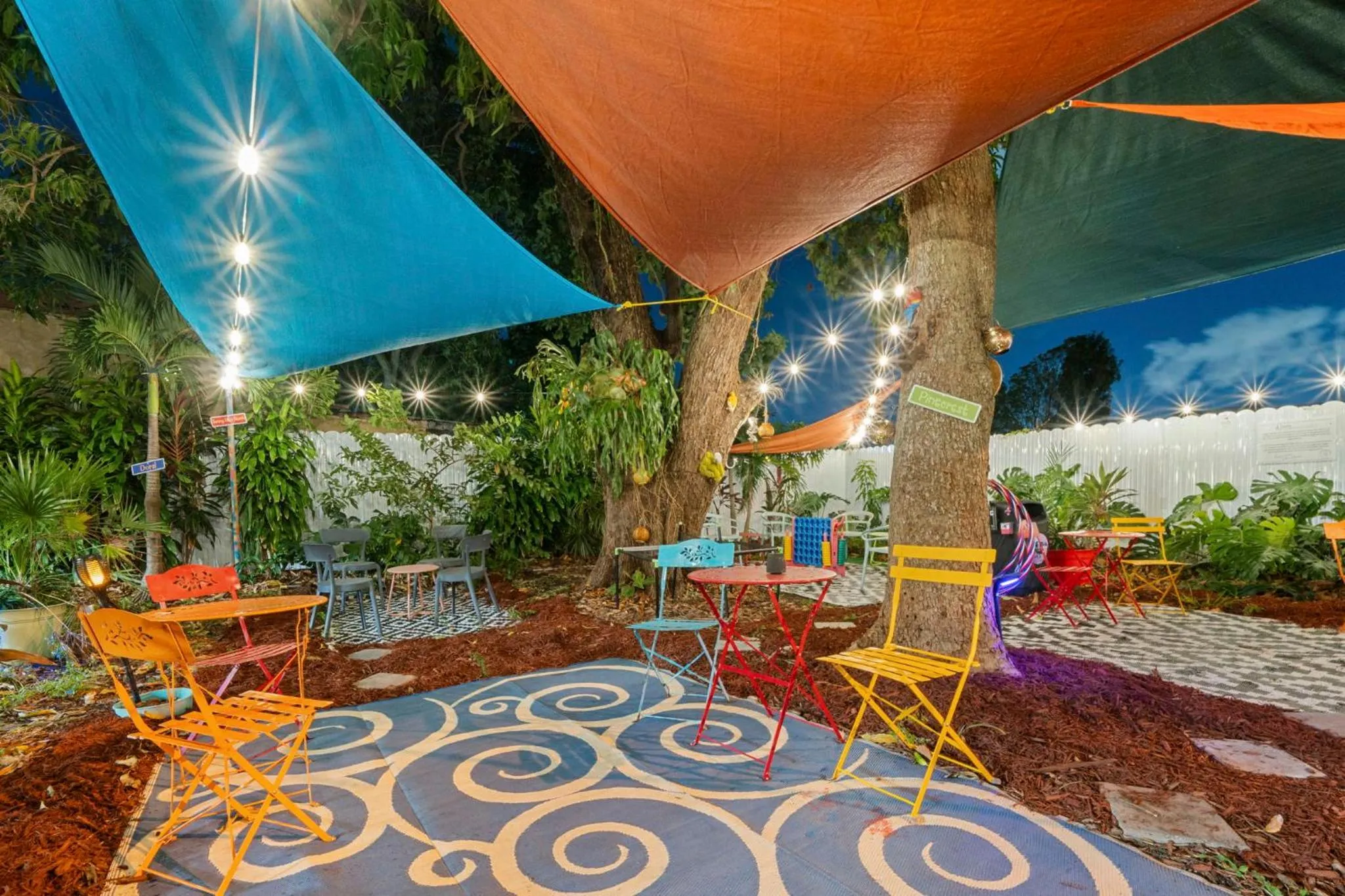 Stunning Little Havana Suites Close to airport, Calle Ocho, Brickell, Wynwood and the Beaches - Free Parking