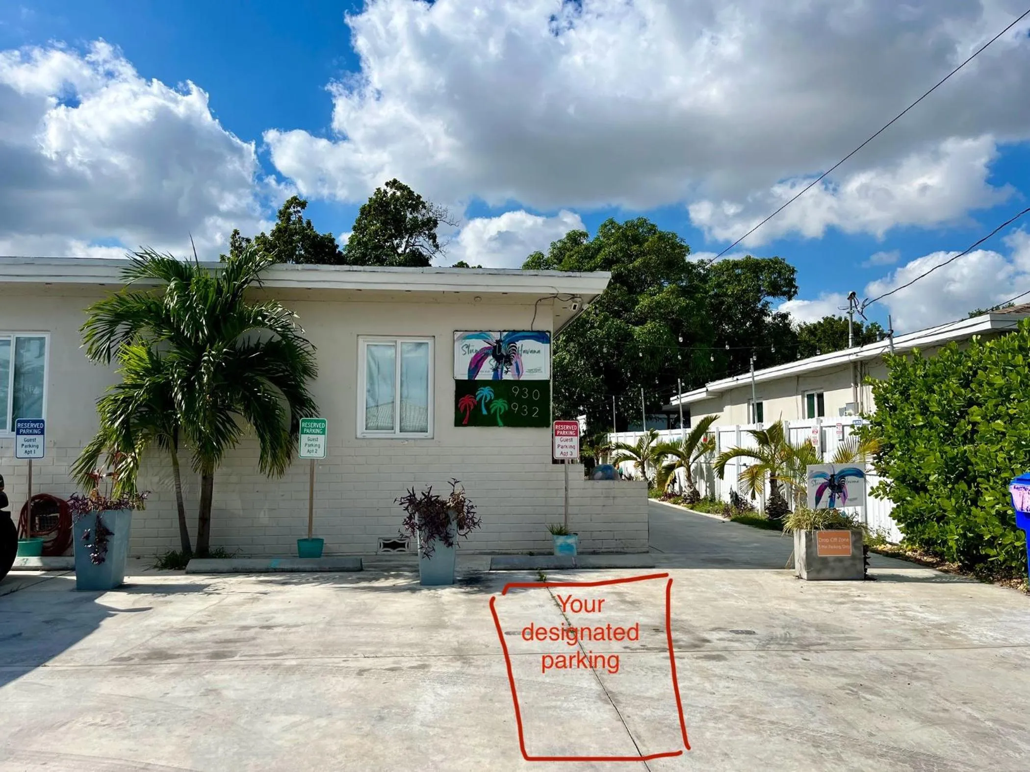 Stunning Little Havana Suites Close to airport, Calle Ocho, Brickell, Wynwood and the Beaches - Free Parking