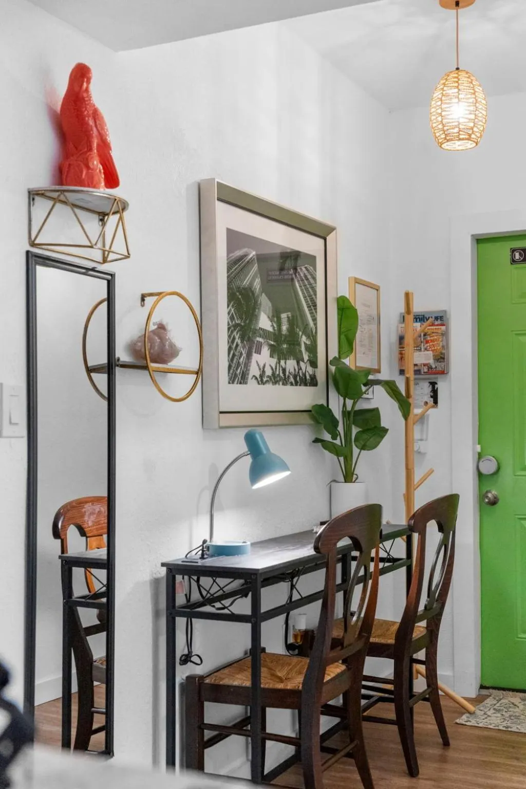 Dining area in Stunning Little Havana Suites Close to airport, Calle Ocho, Brickell, Wynwood and the Beaches - Free Parking