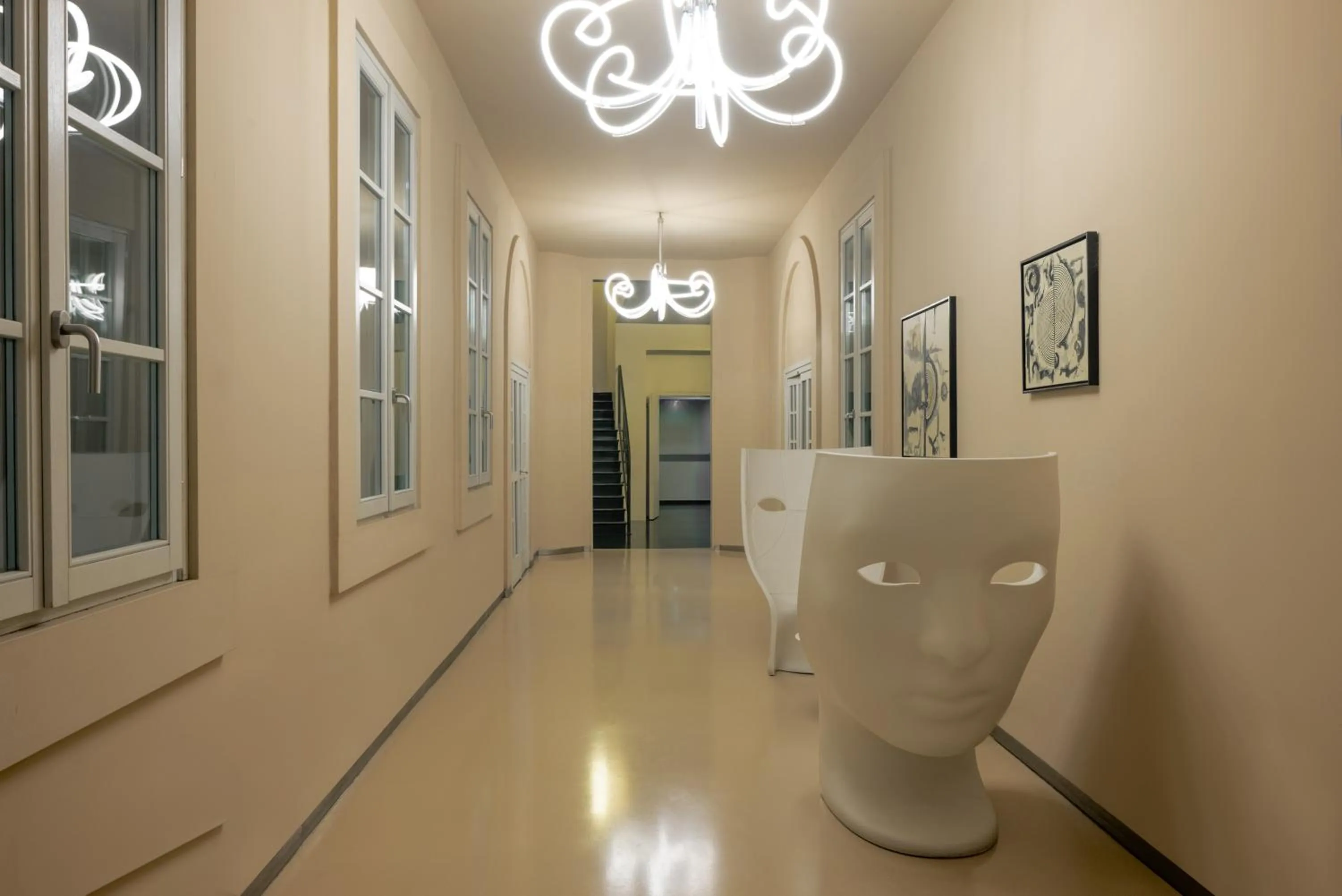 Decorative detail in UNA Hotels Vittoria Firenze