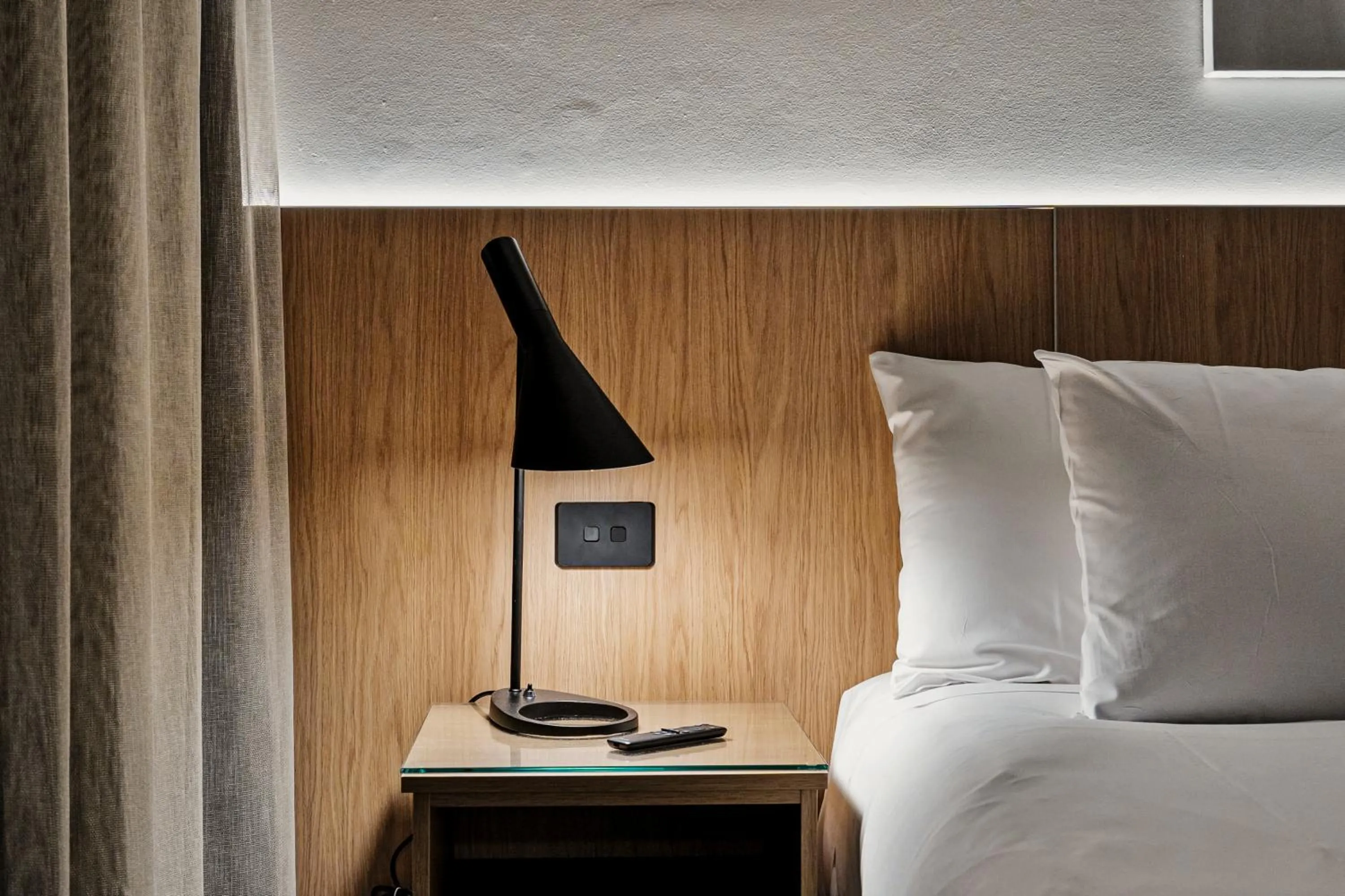 Bed in Prince of Wales Hotel