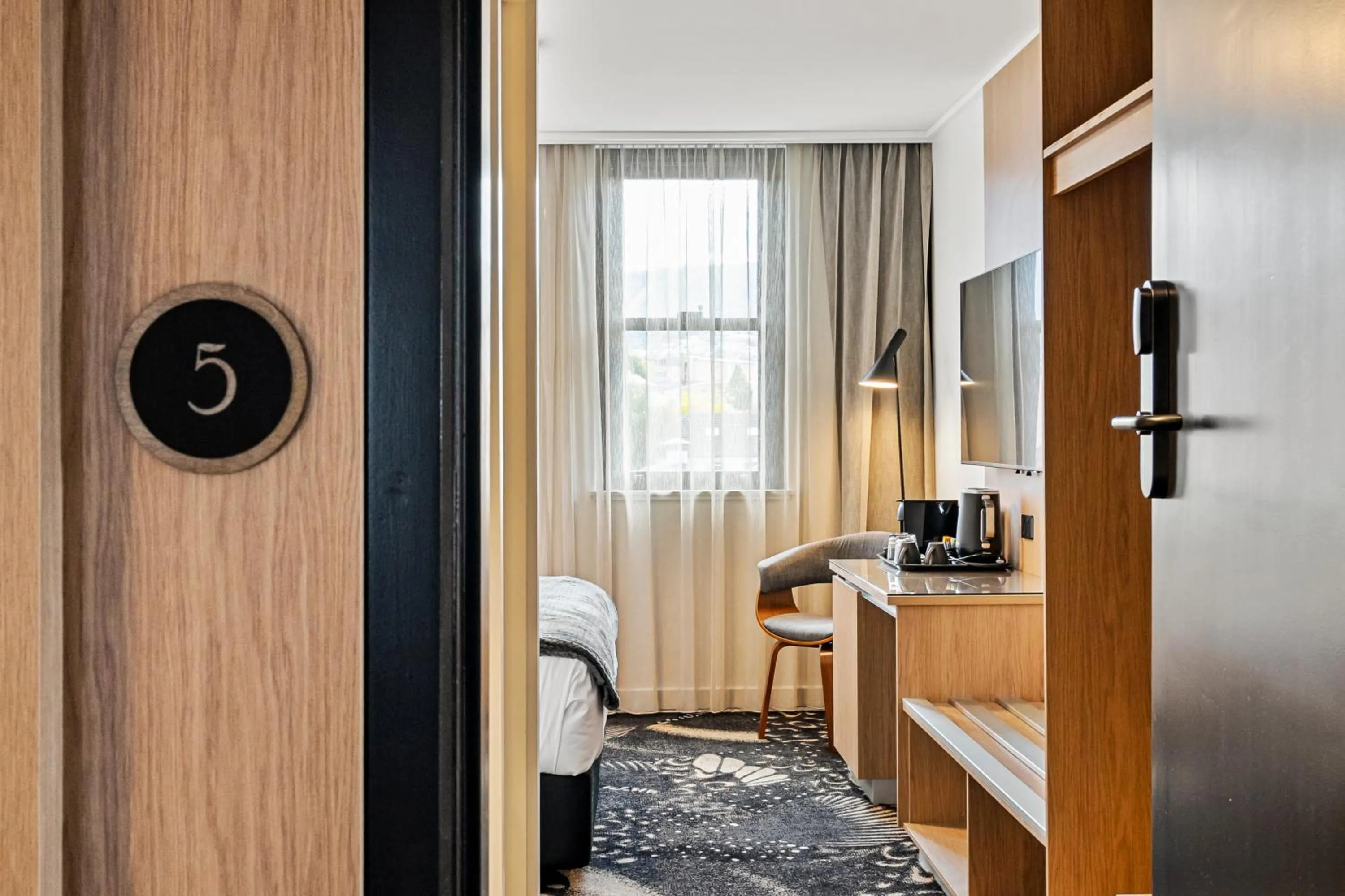 Bed in Prince of Wales Hotel