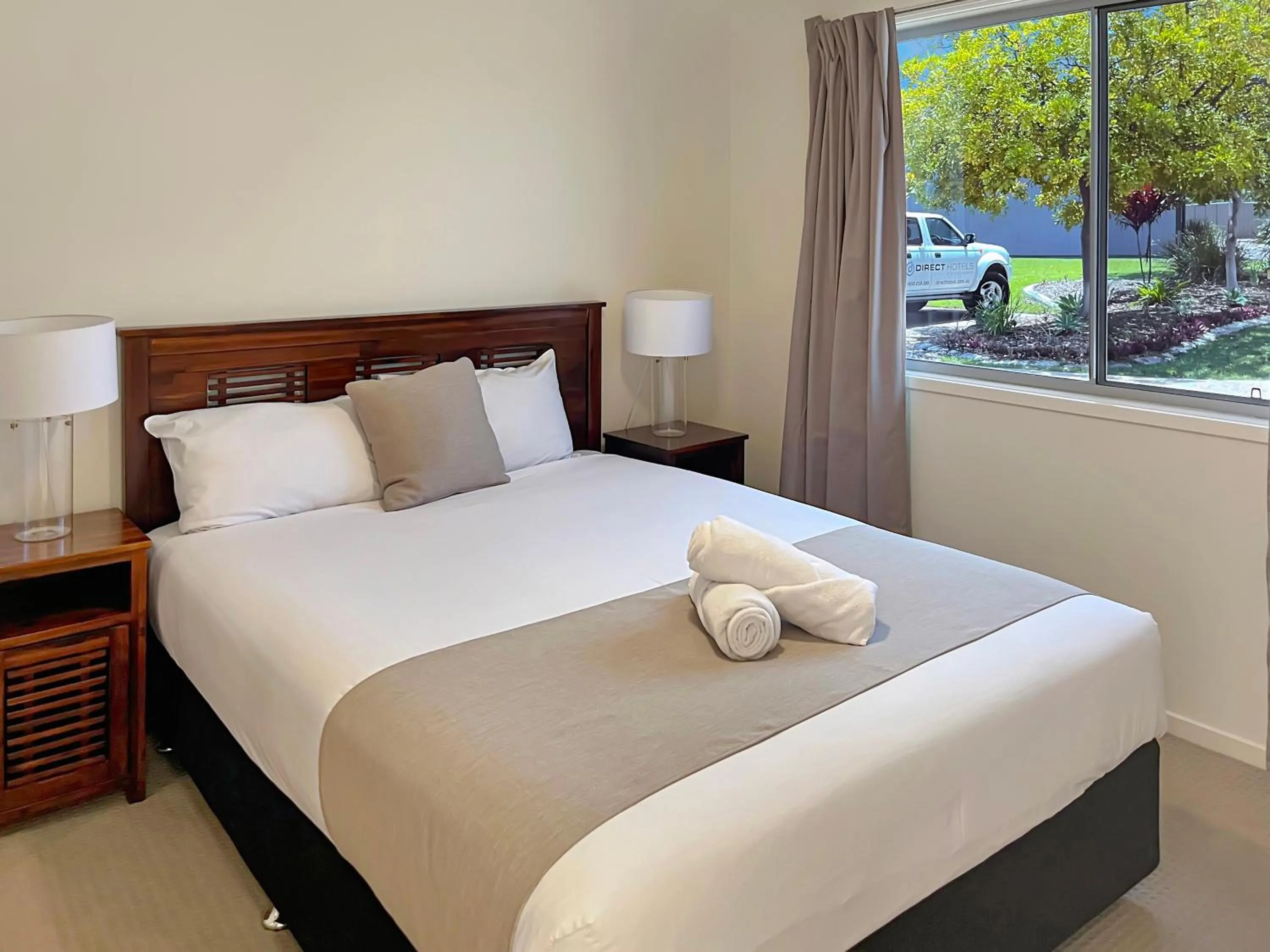 Bedroom, Bed in Direct Collective - Villas on Rivergum